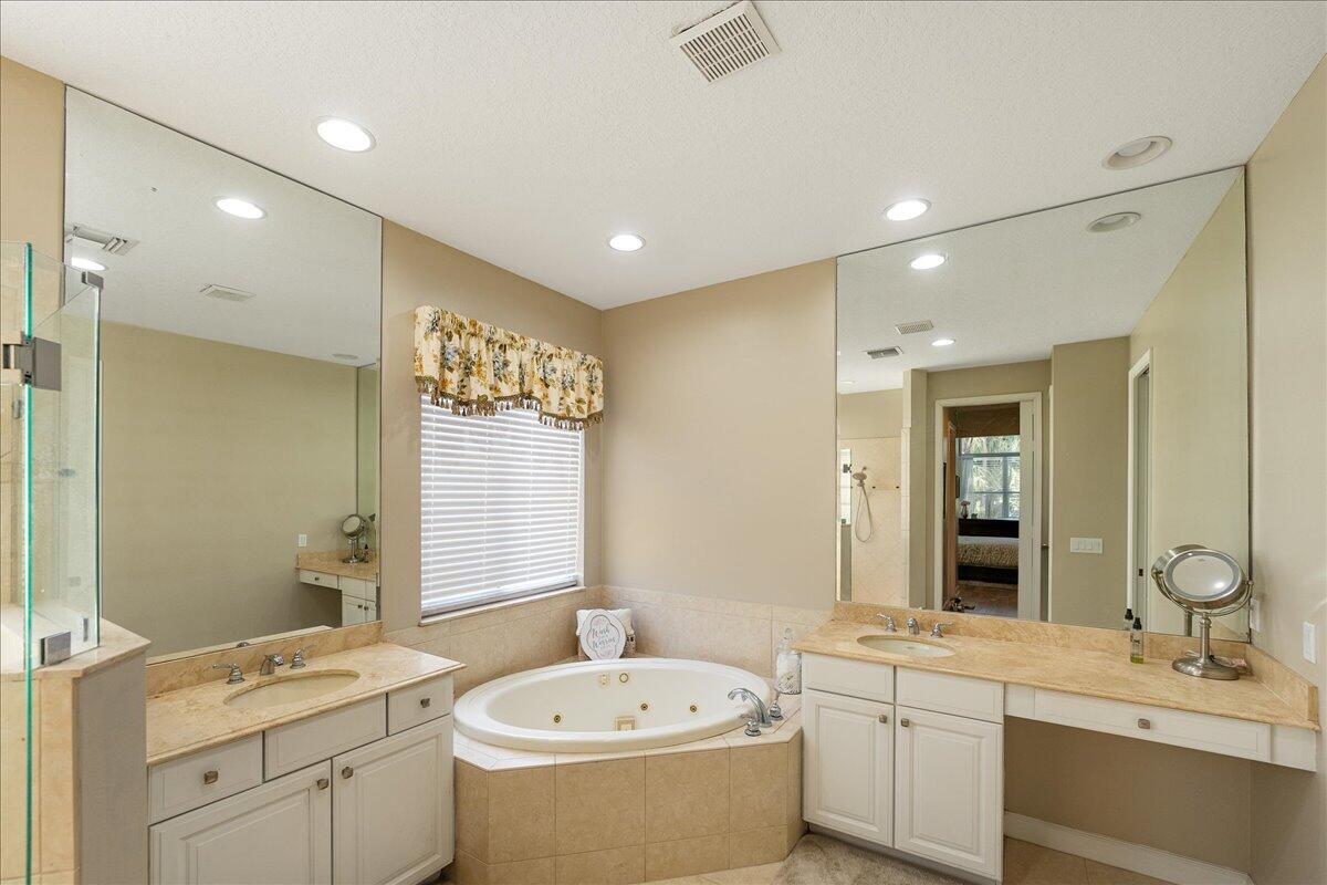 8809 Champions Way Property Photo 16