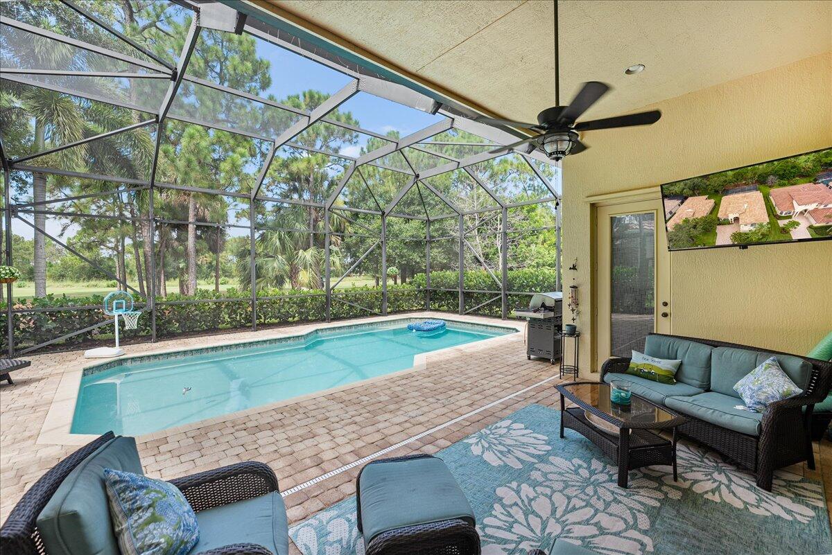 8809 Champions Way Property Photo 17