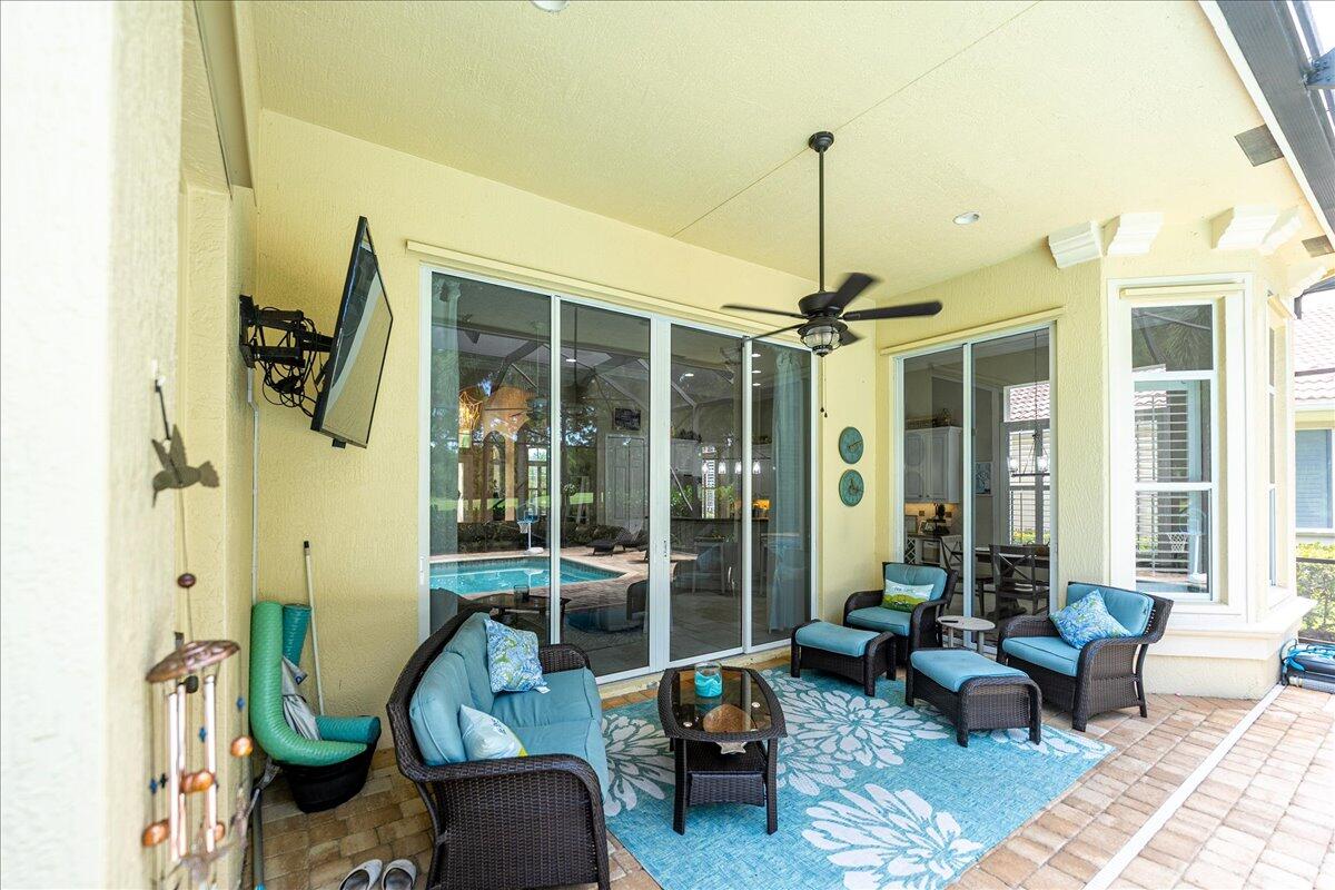 8809 Champions Way Property Photo 18