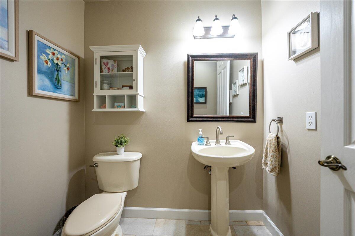 8809 Champions Way Property Photo 19