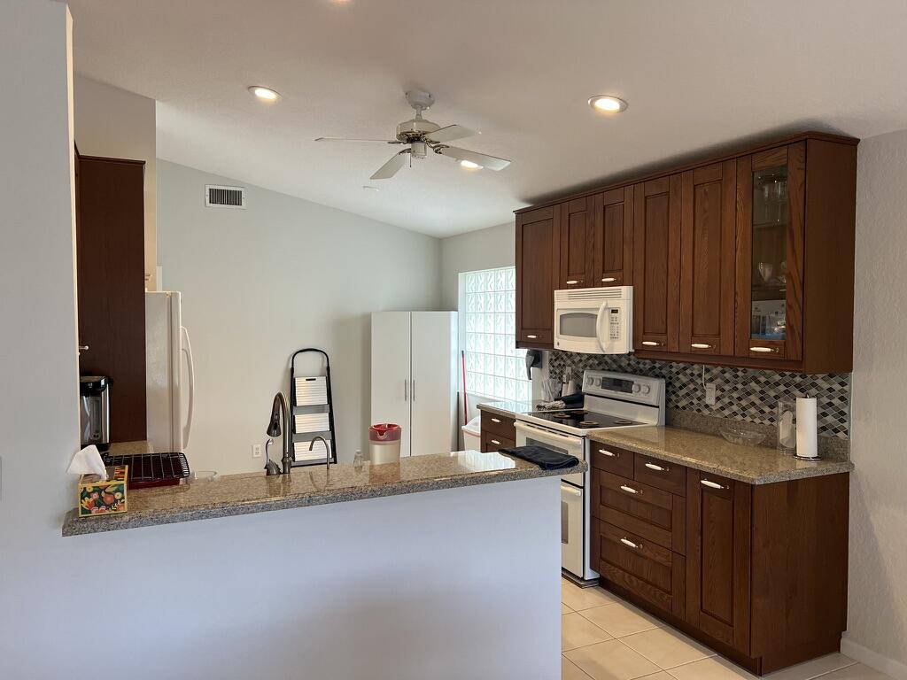 10596 Sunset Isles Court Property Photo 7