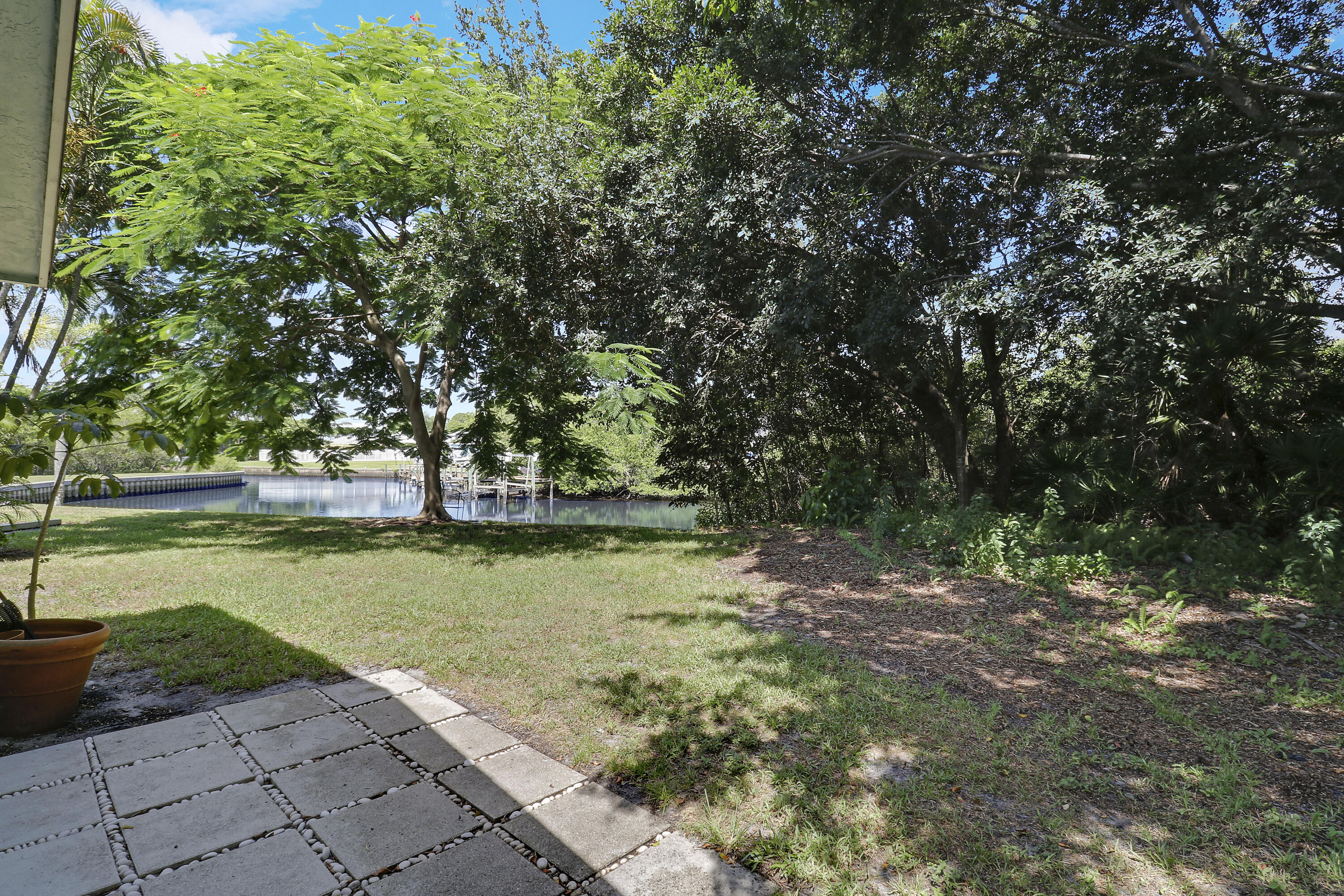 1329 Chippewa Street Property Photo 35
