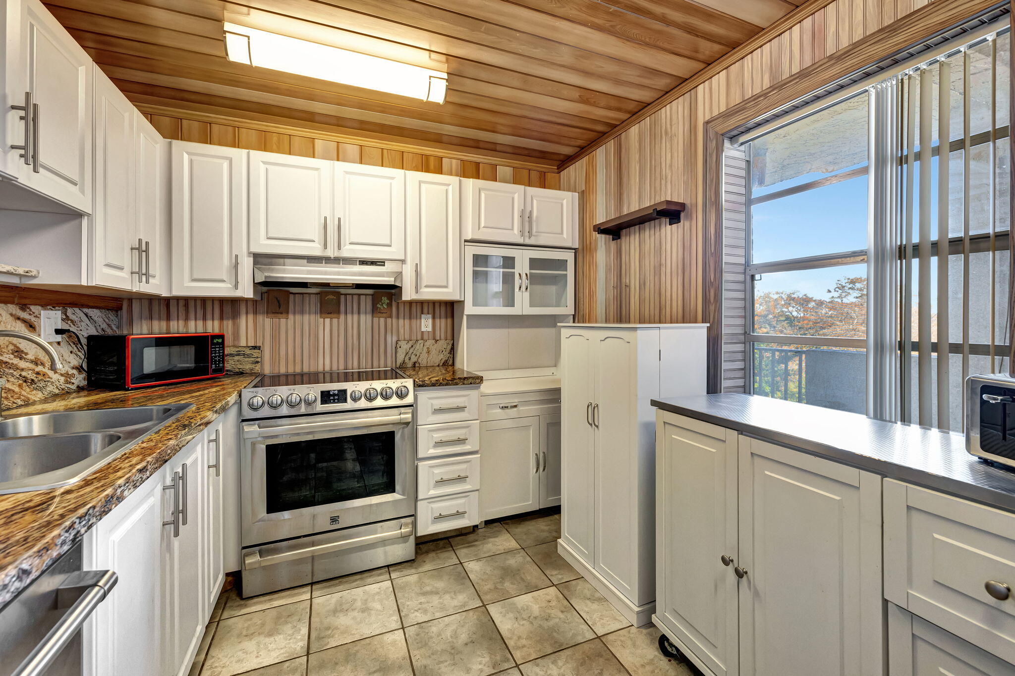 3910 Inverrary Boulevard 601-b Property Photo 17