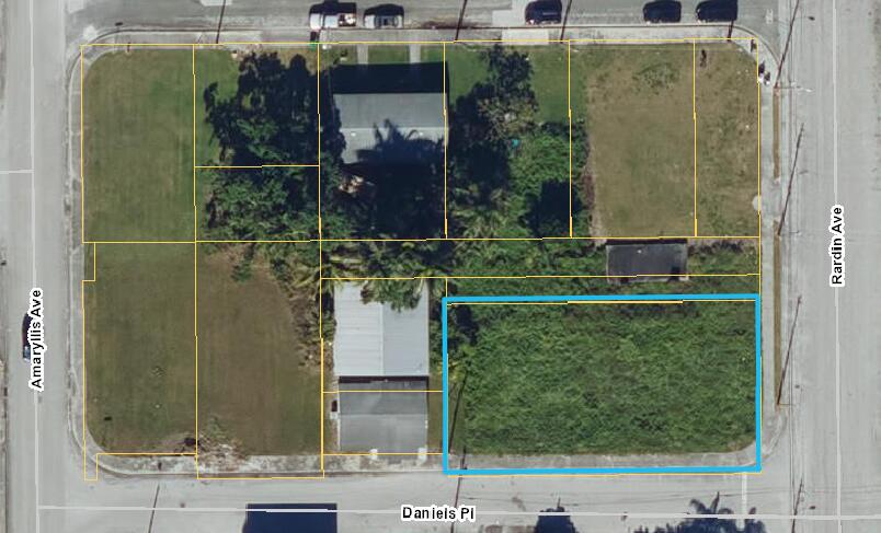 * Daniel Place Property Photo 1
