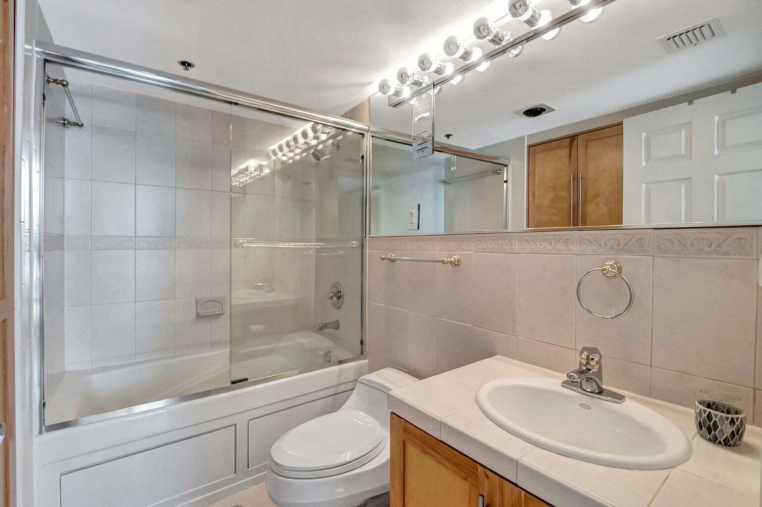 2707 N Ocean Boulevard D205 Property Photo 29