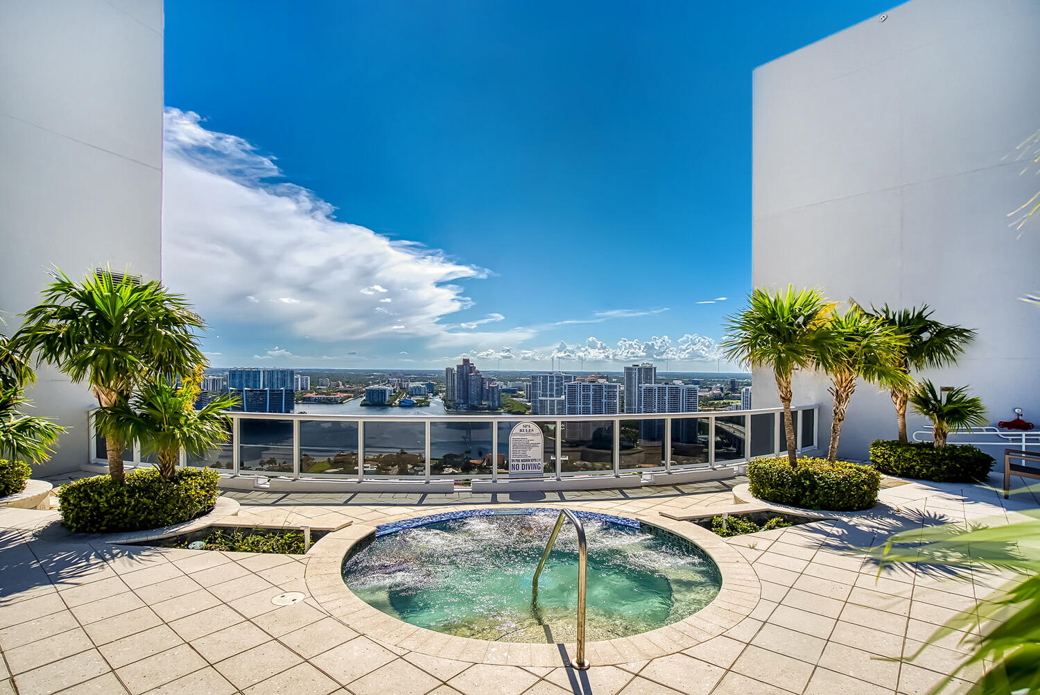 18911 Collins Avenue 506 Property Photo 7