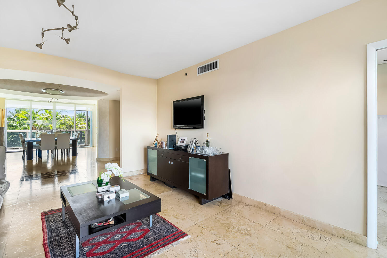 18911 Collins Avenue 506 Property Photo 21