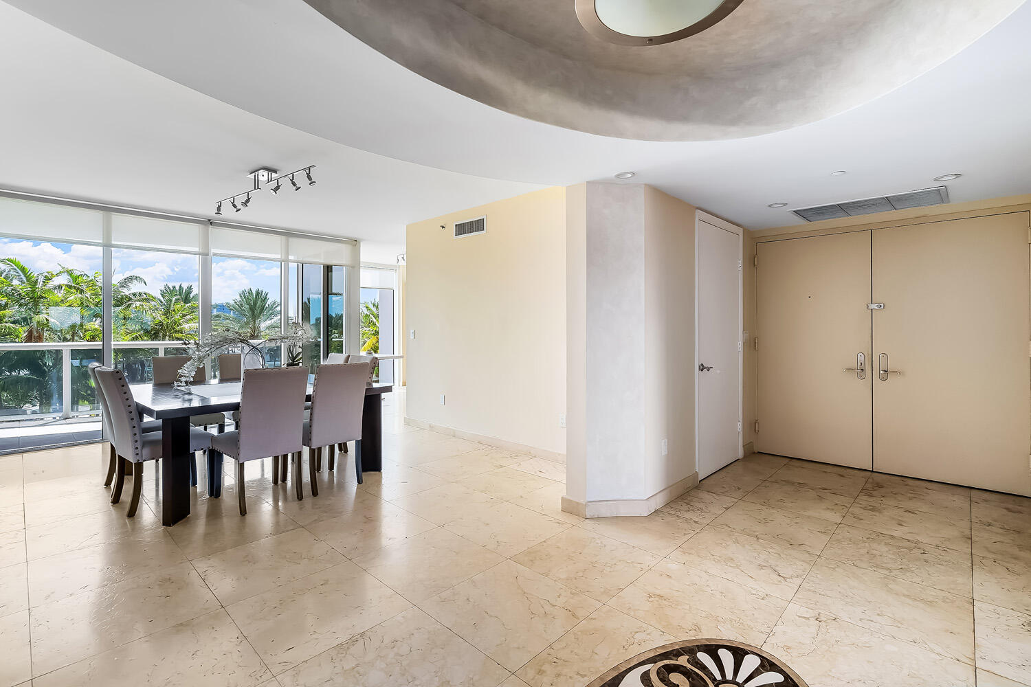 18911 Collins Avenue 506 Property Photo 25