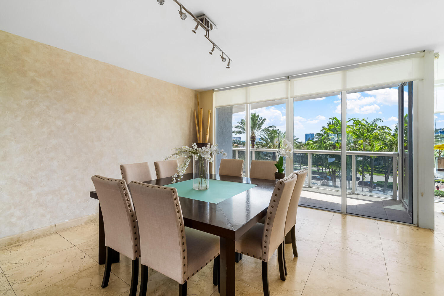 18911 Collins Avenue 506 Property Photo 26