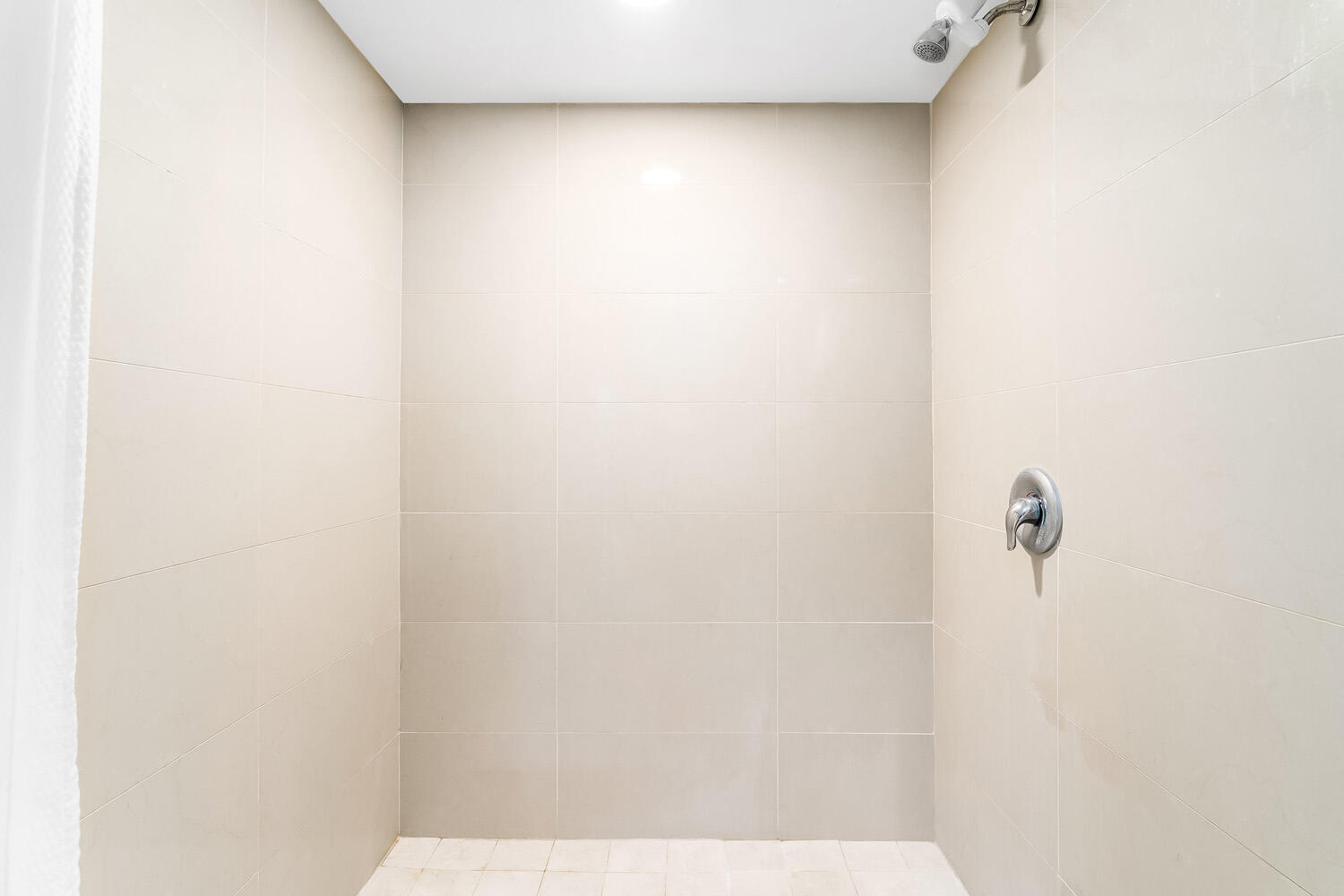 18911 Collins Avenue 506 Property Photo 42