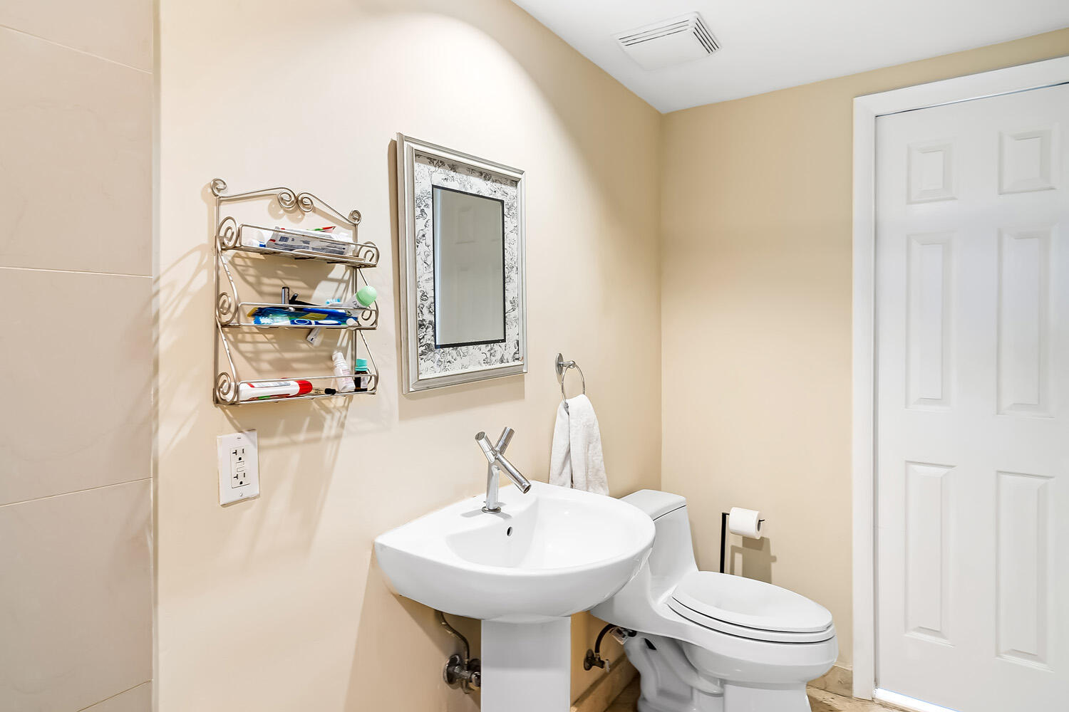 18911 Collins Avenue 506 Property Photo 43