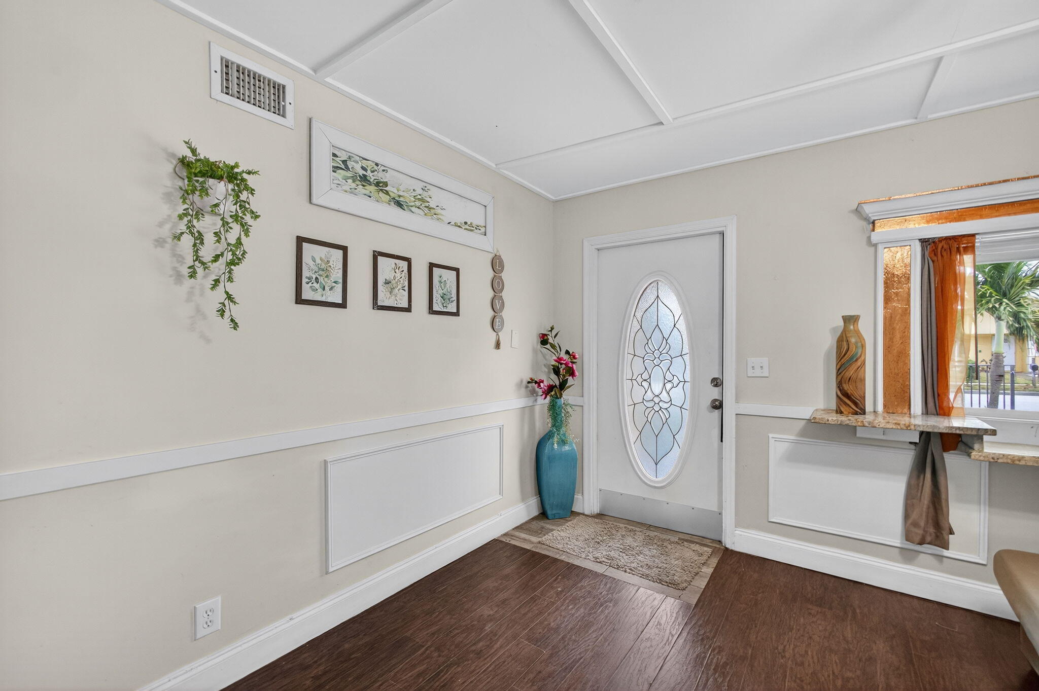 1136 W 7th Street Property Photo 18