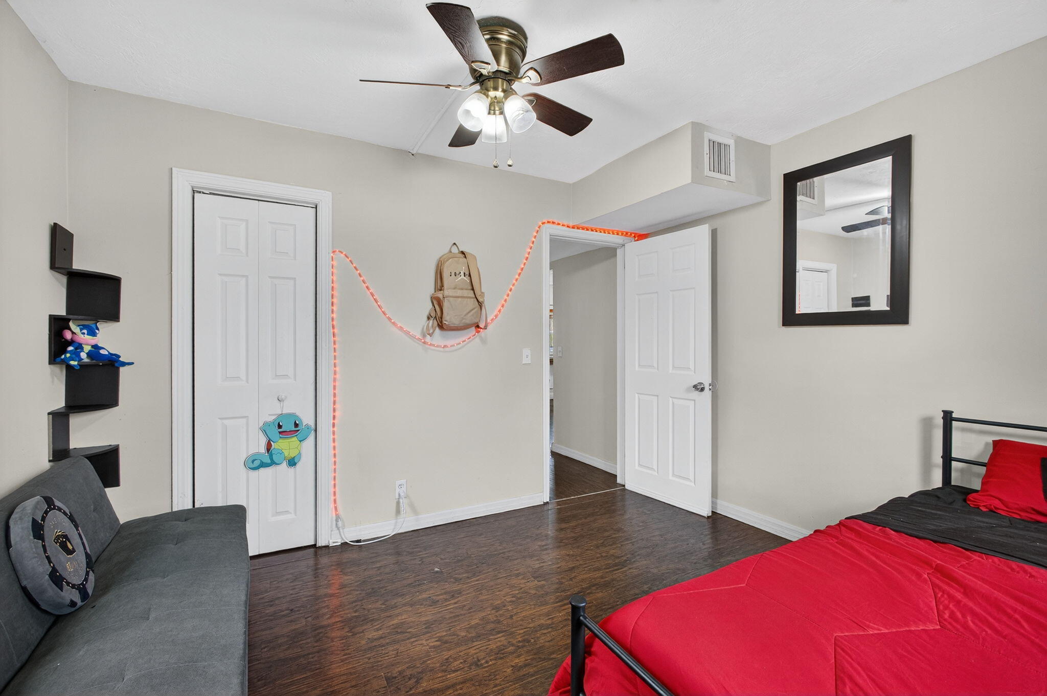 1136 W 7th Street Property Photo 29