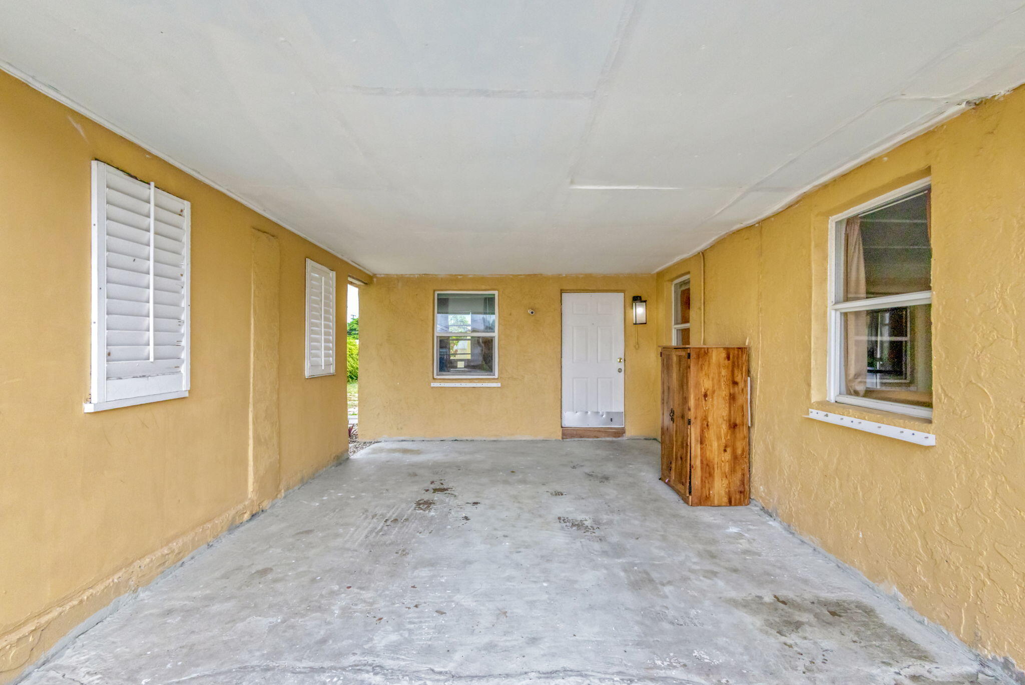 1136 W 7th Street Property Photo 40