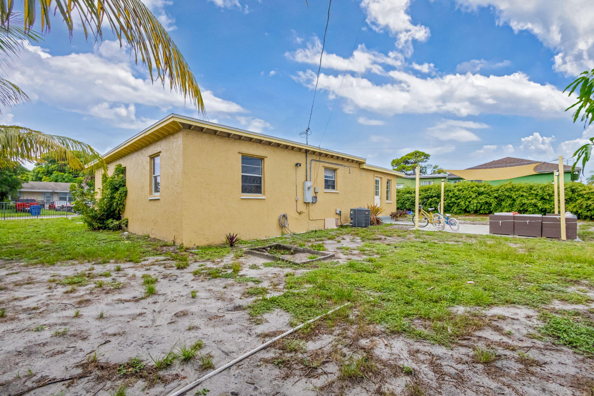 1136 W 7th Street Property Photo 49