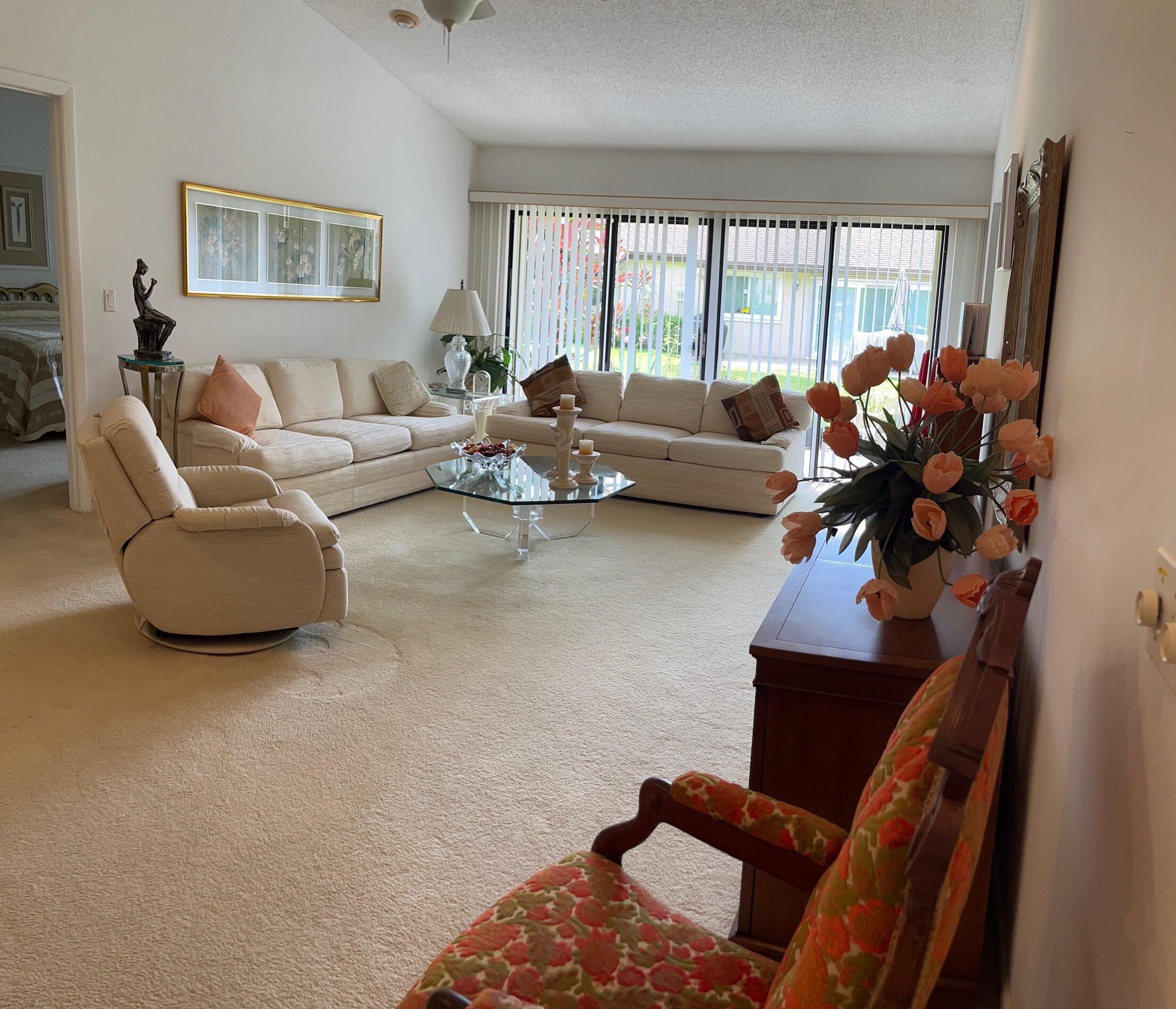 139 Meander Circle Property Photo 4