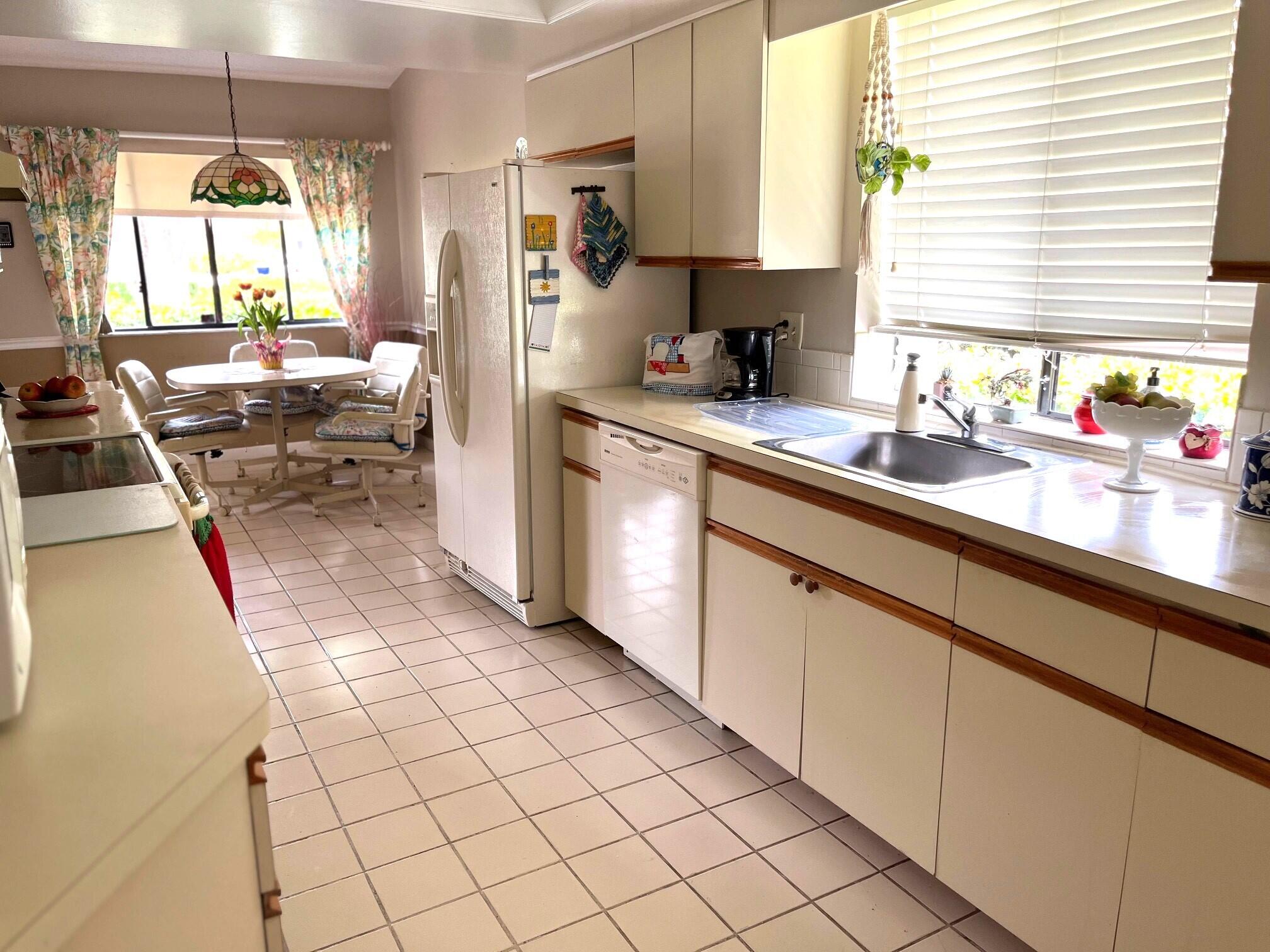 139 Meander Circle Property Photo 8