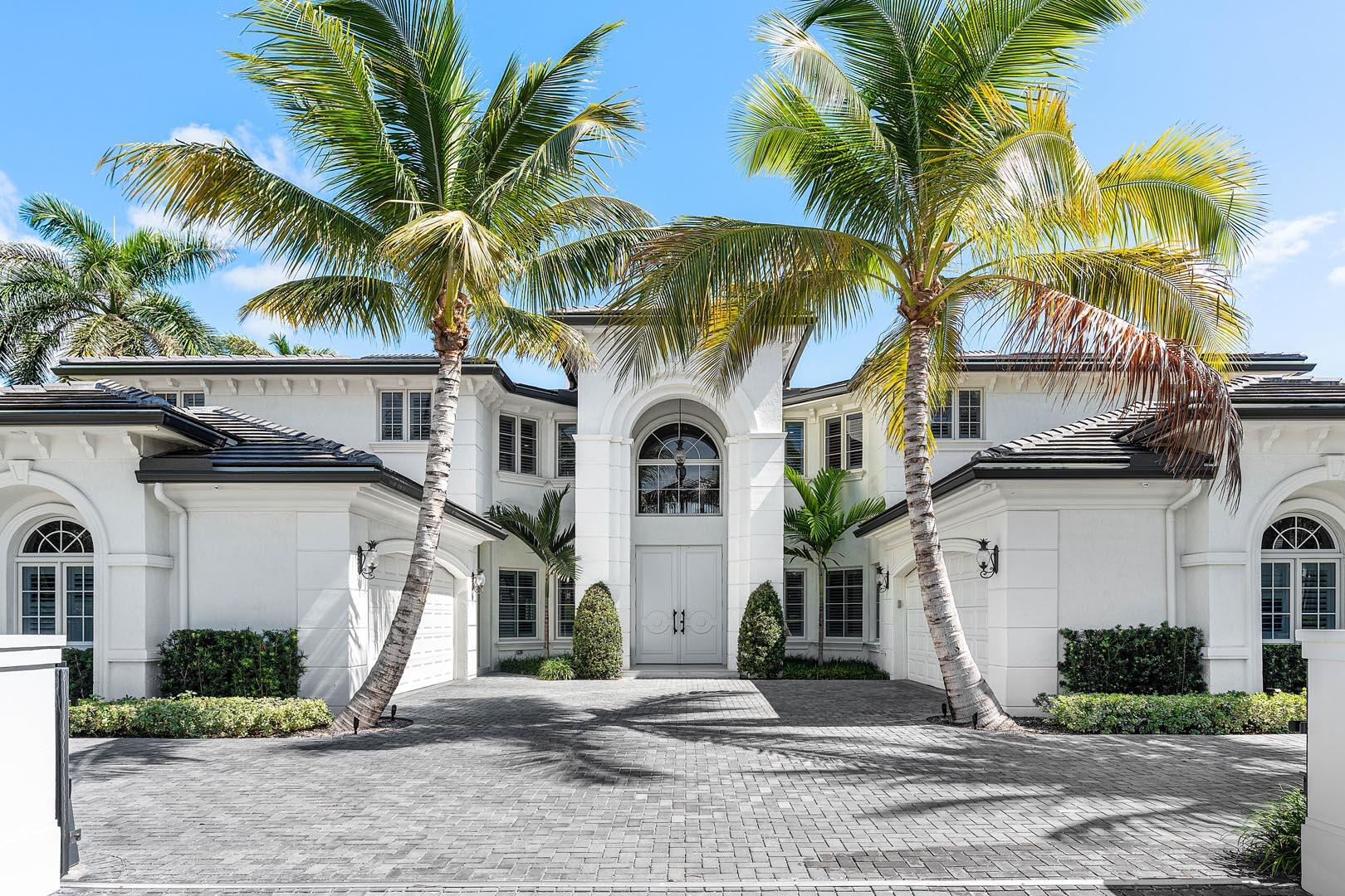 121 Royal Palm Way Property Photo 4