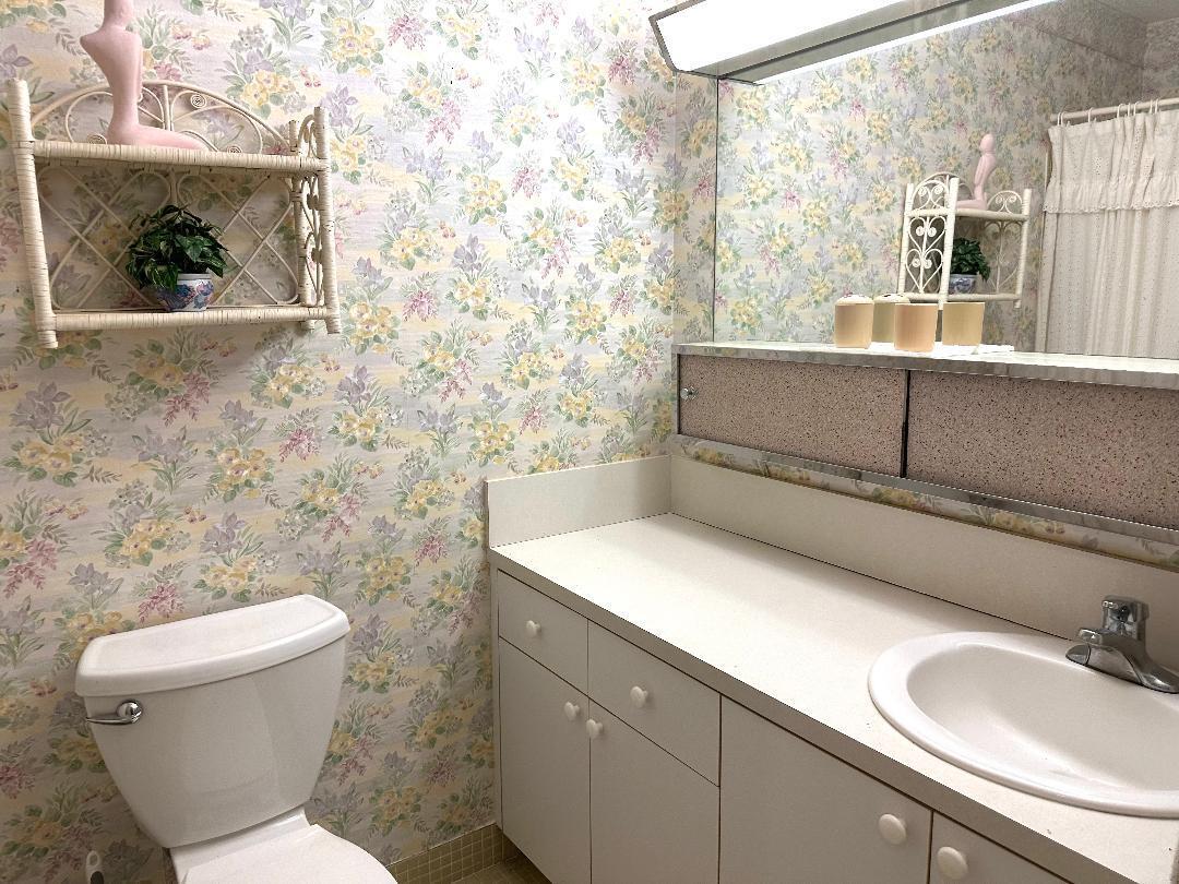 135 South Boulevard A Property Photo 14