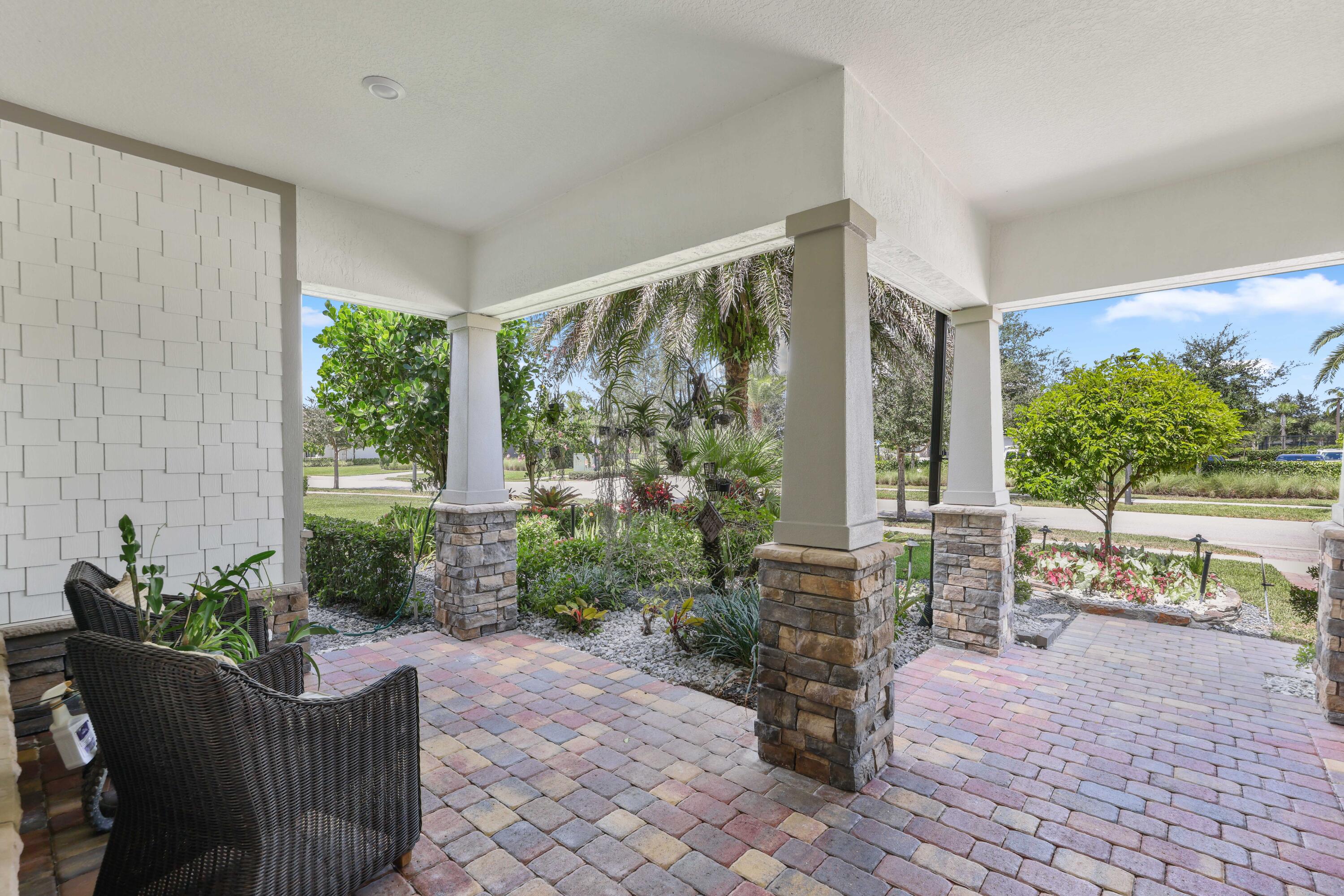 9191 Balsamo Drive Property Photo 6