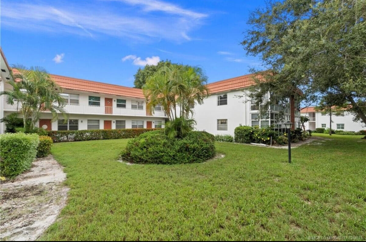 2600 SE Ocean Boulevard B7 Property Photo 1