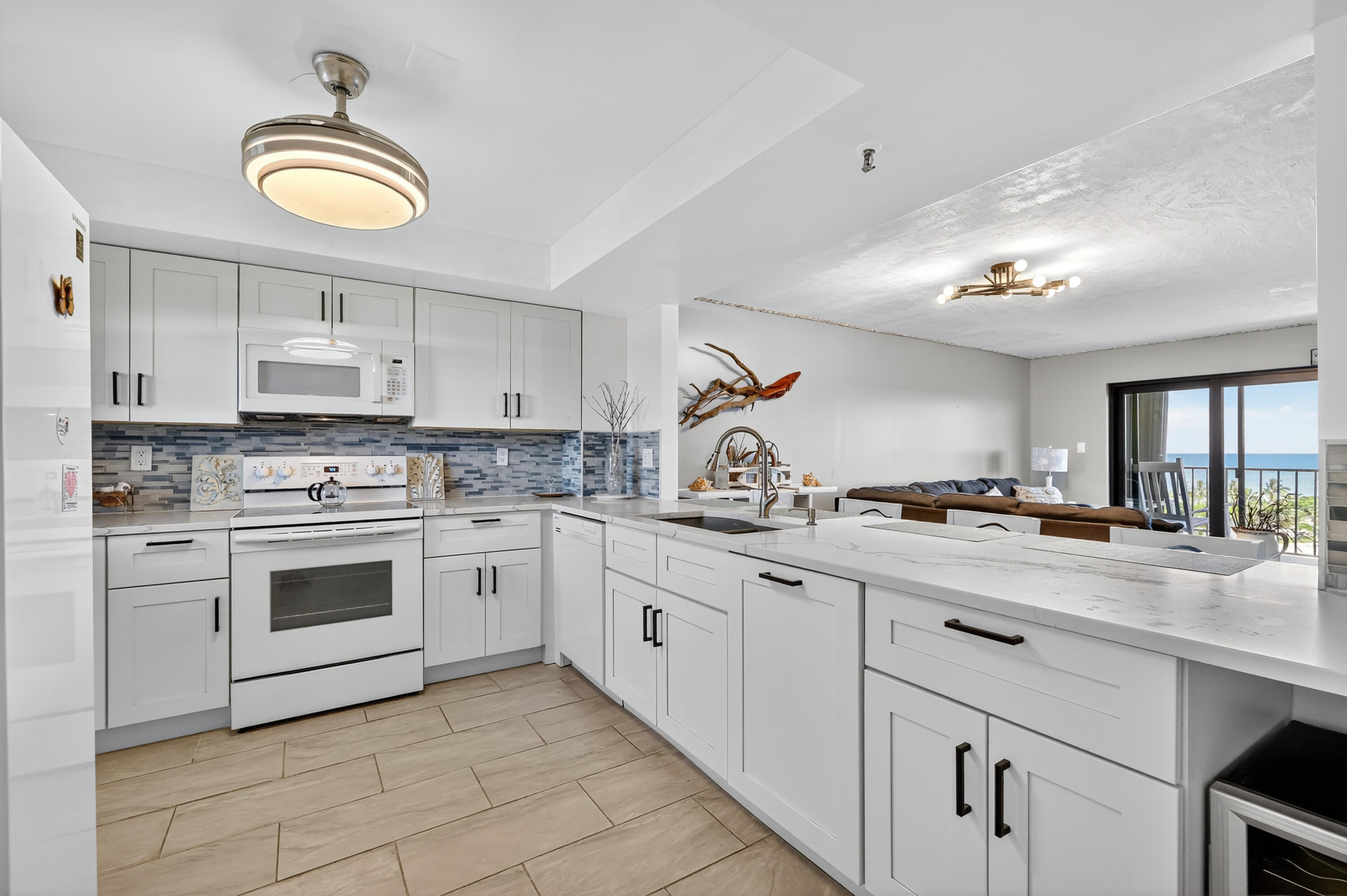 801 S Ocean Drive 910 Property Photo 2