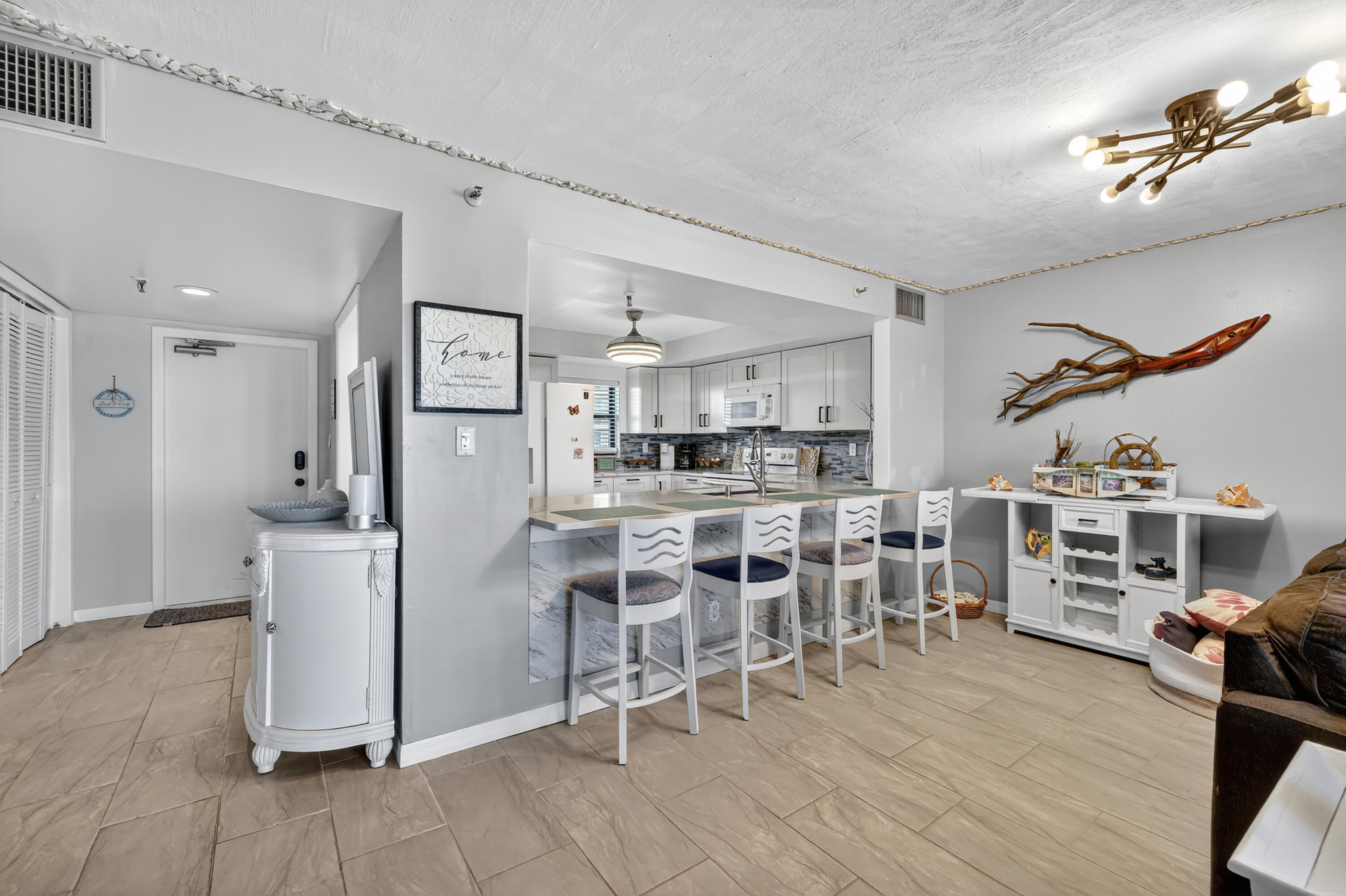 801 S Ocean Drive 910 Property Photo 4