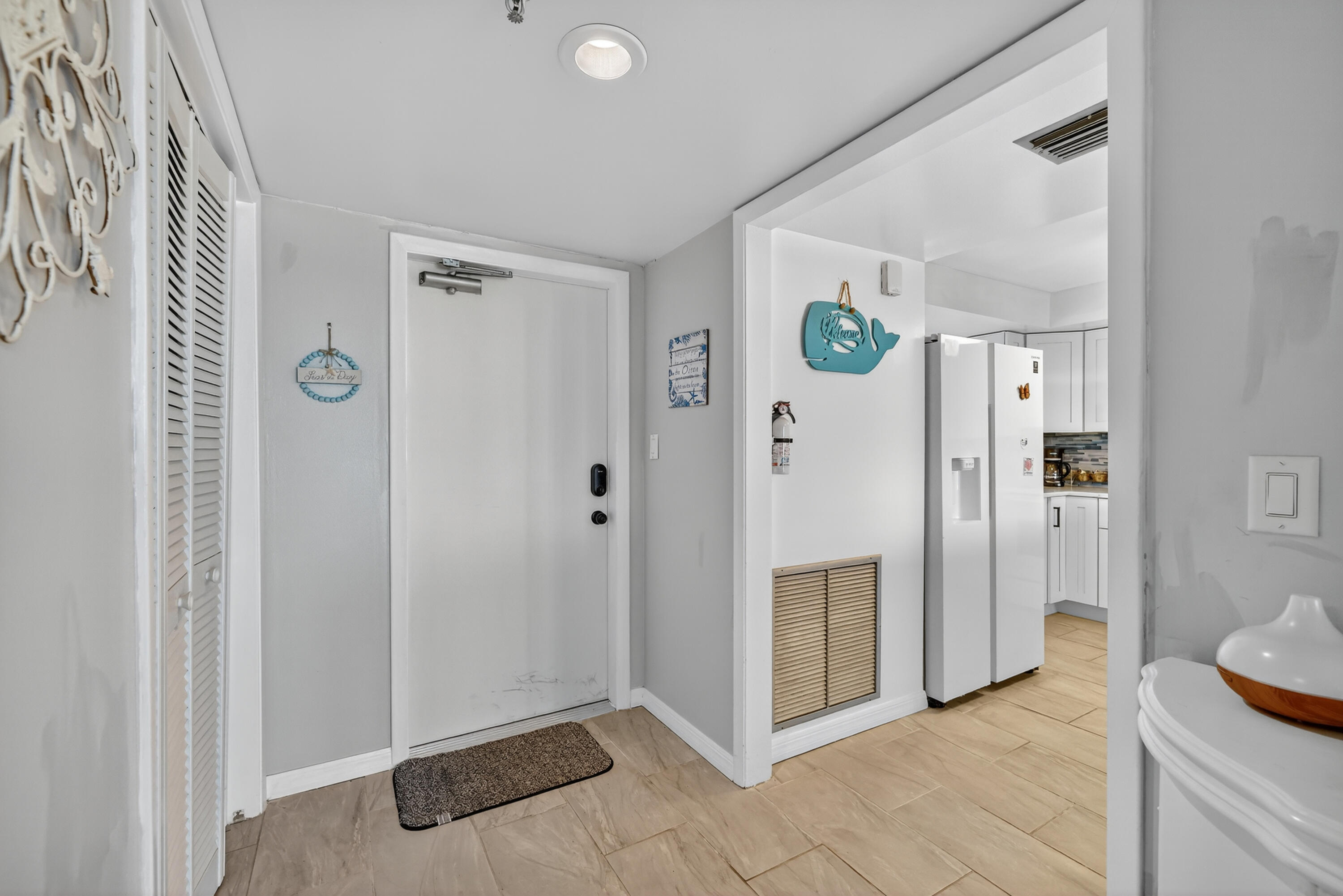 801 S Ocean Drive 910 Property Photo 6