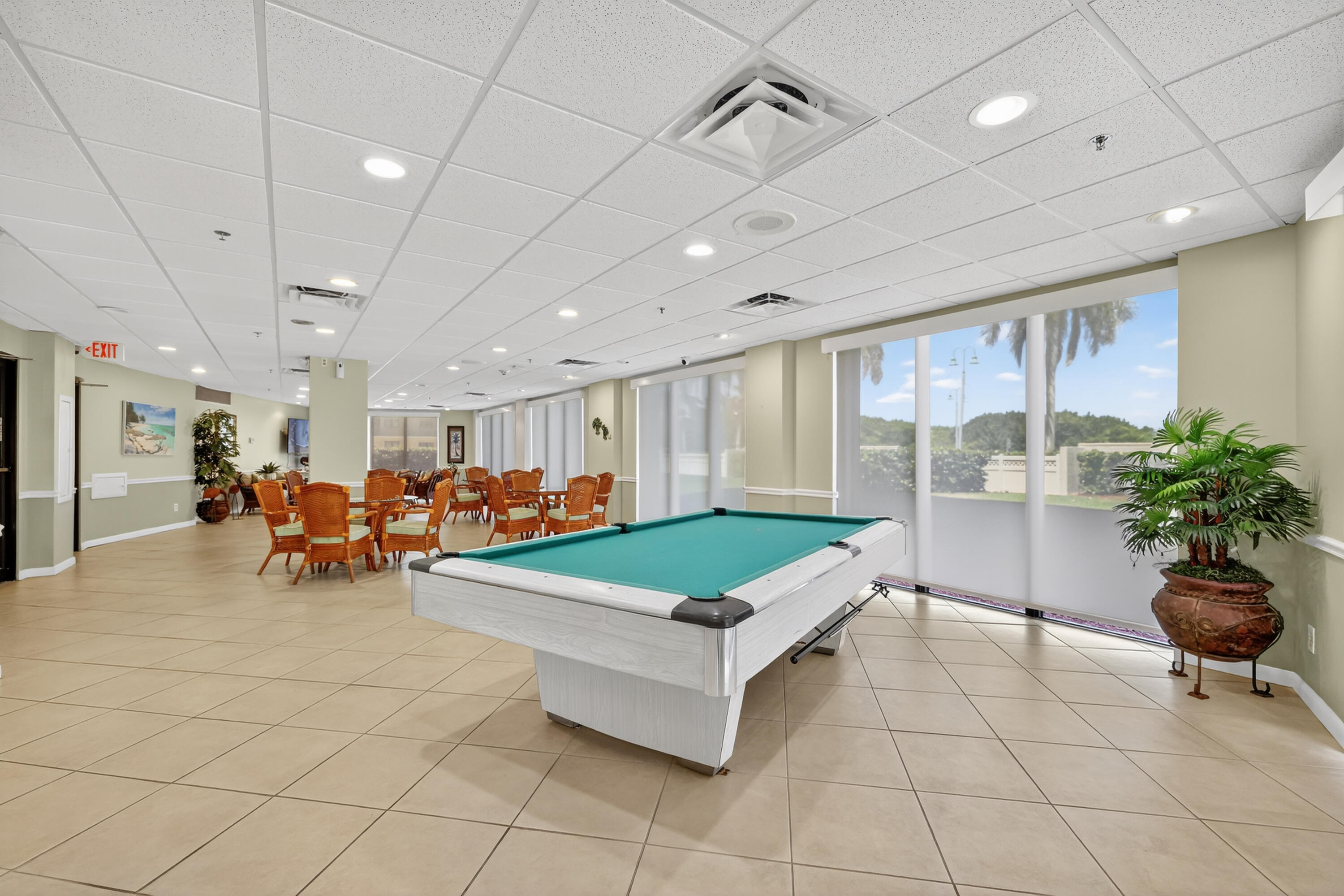 801 S Ocean Drive 910 Property Photo 8