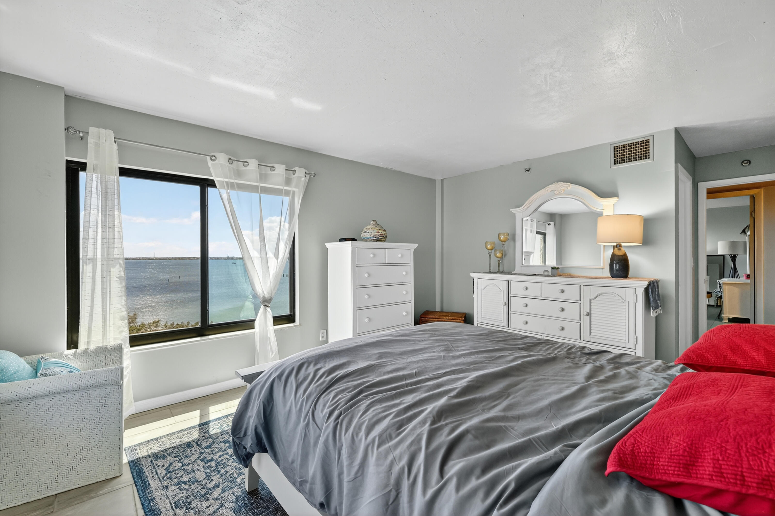 801 S Ocean Drive 910 Property Photo 16