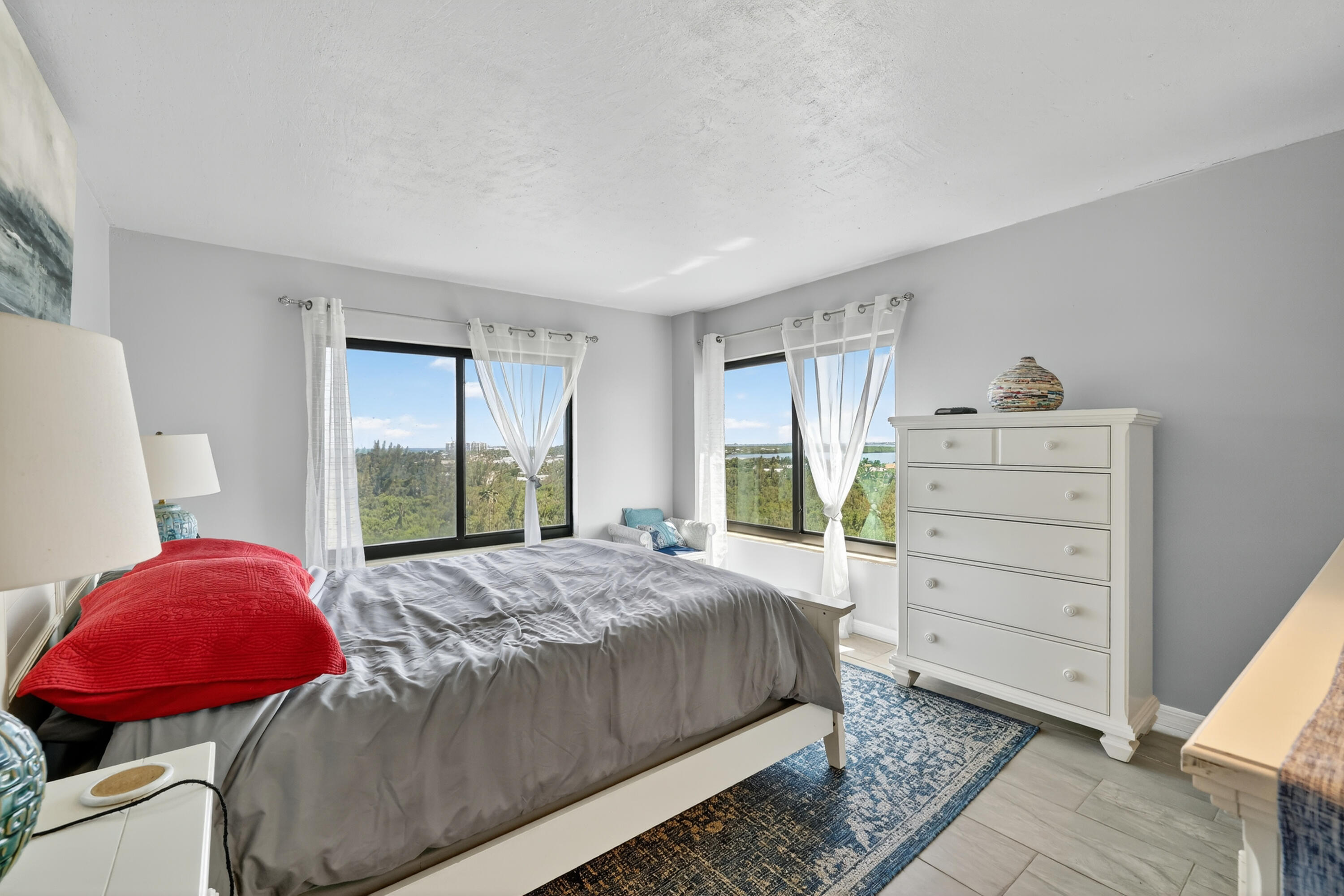 801 S Ocean Drive 910 Property Photo 17