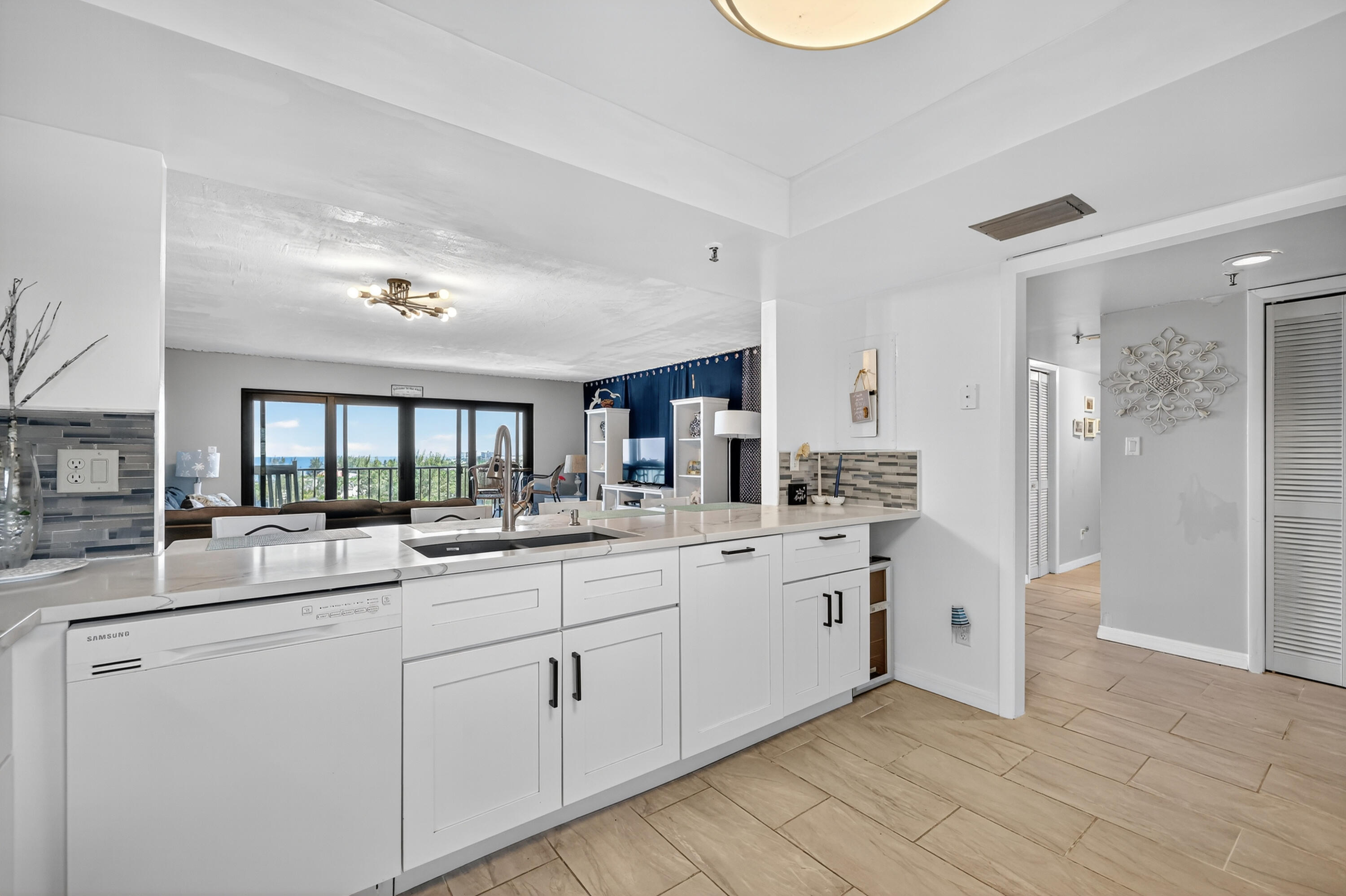 801 S Ocean Drive 910 Property Photo 21