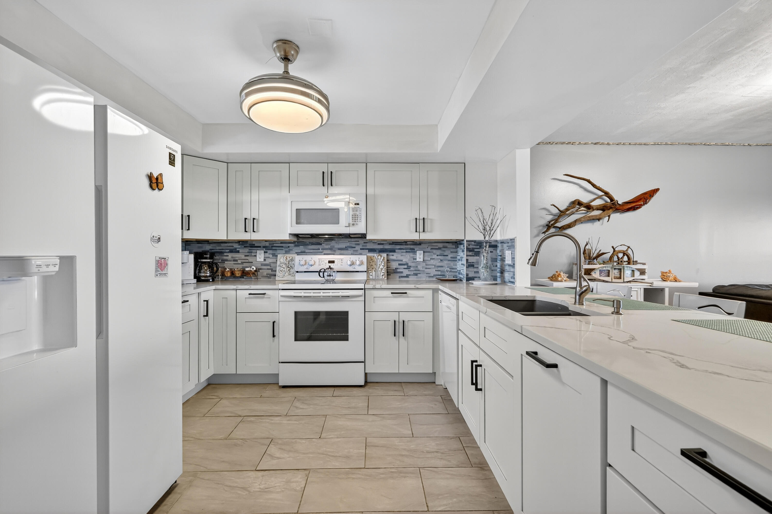 801 S Ocean Drive 910 Property Photo 22