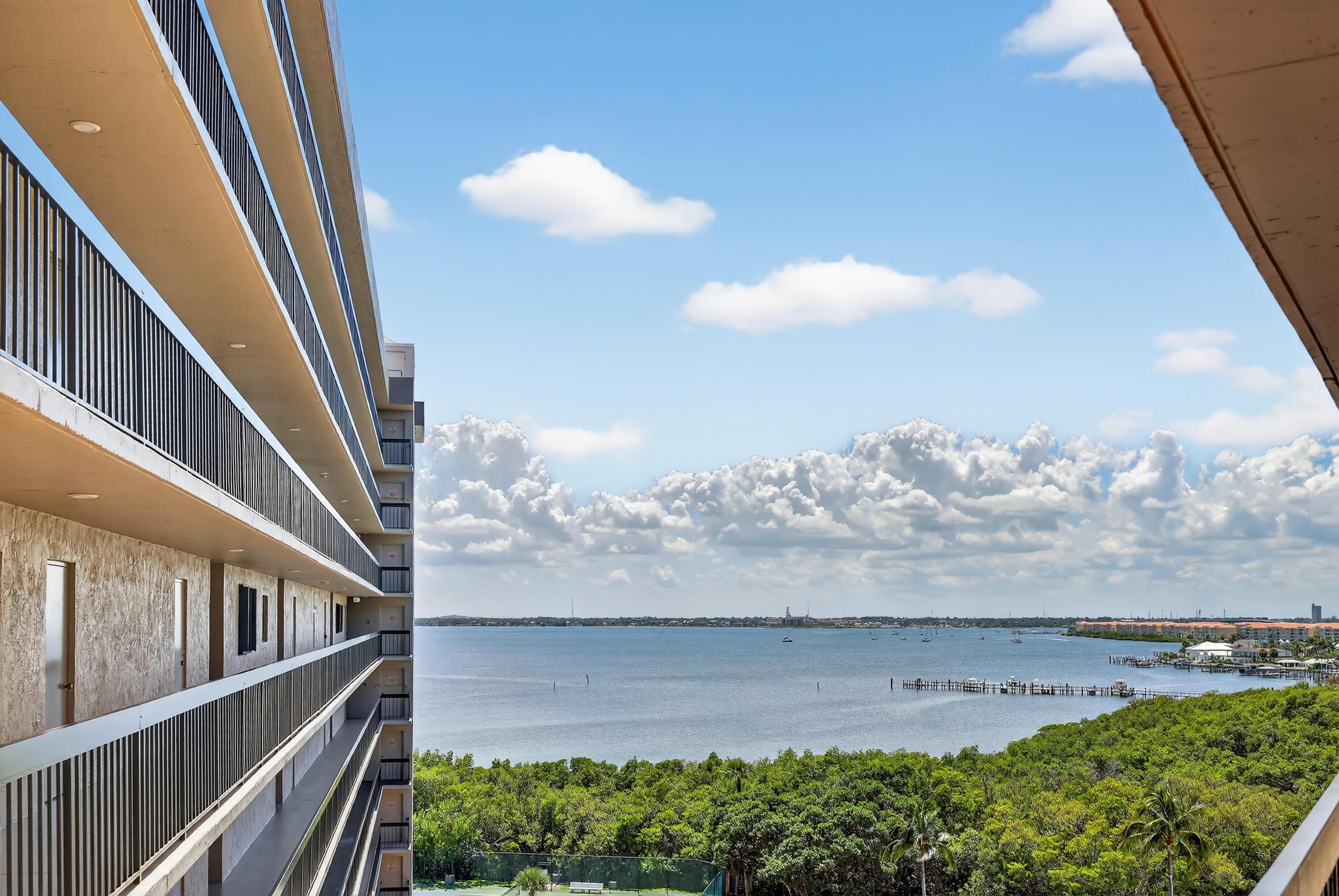 801 S Ocean Drive 910 Property Photo 30