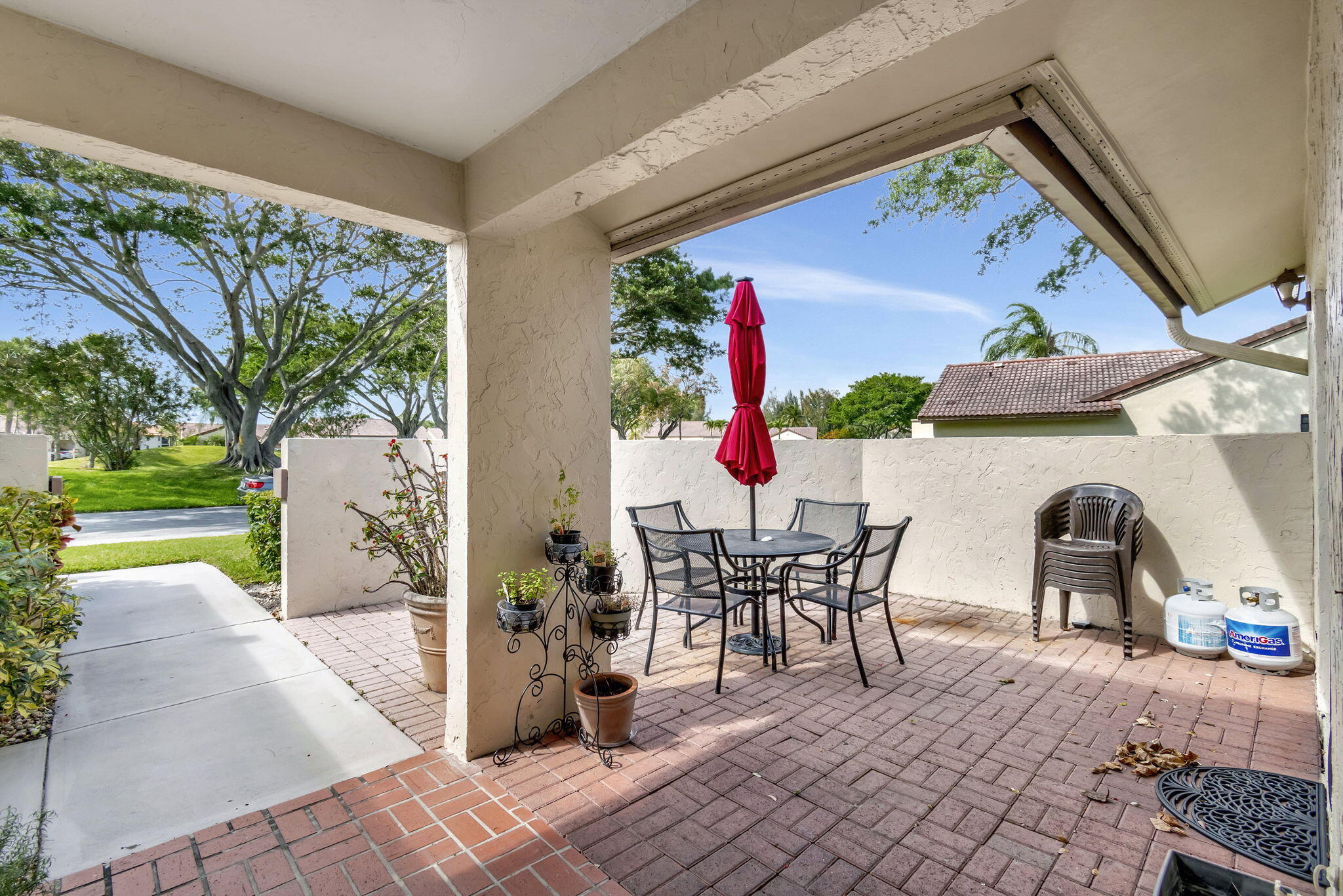 5531 Parkwalk Circle E Property Photo 3