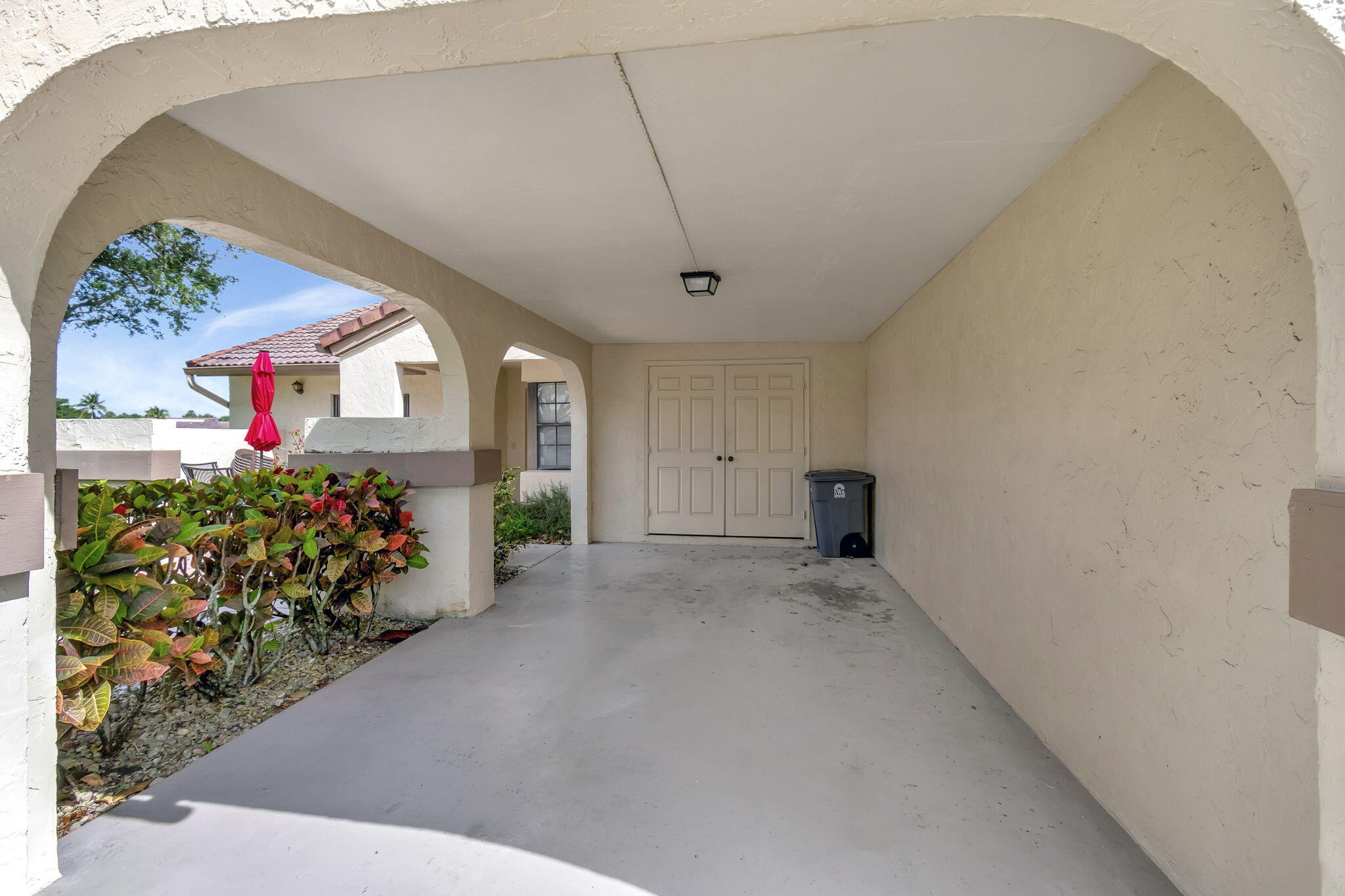 5531 Parkwalk Circle E Property Photo 5