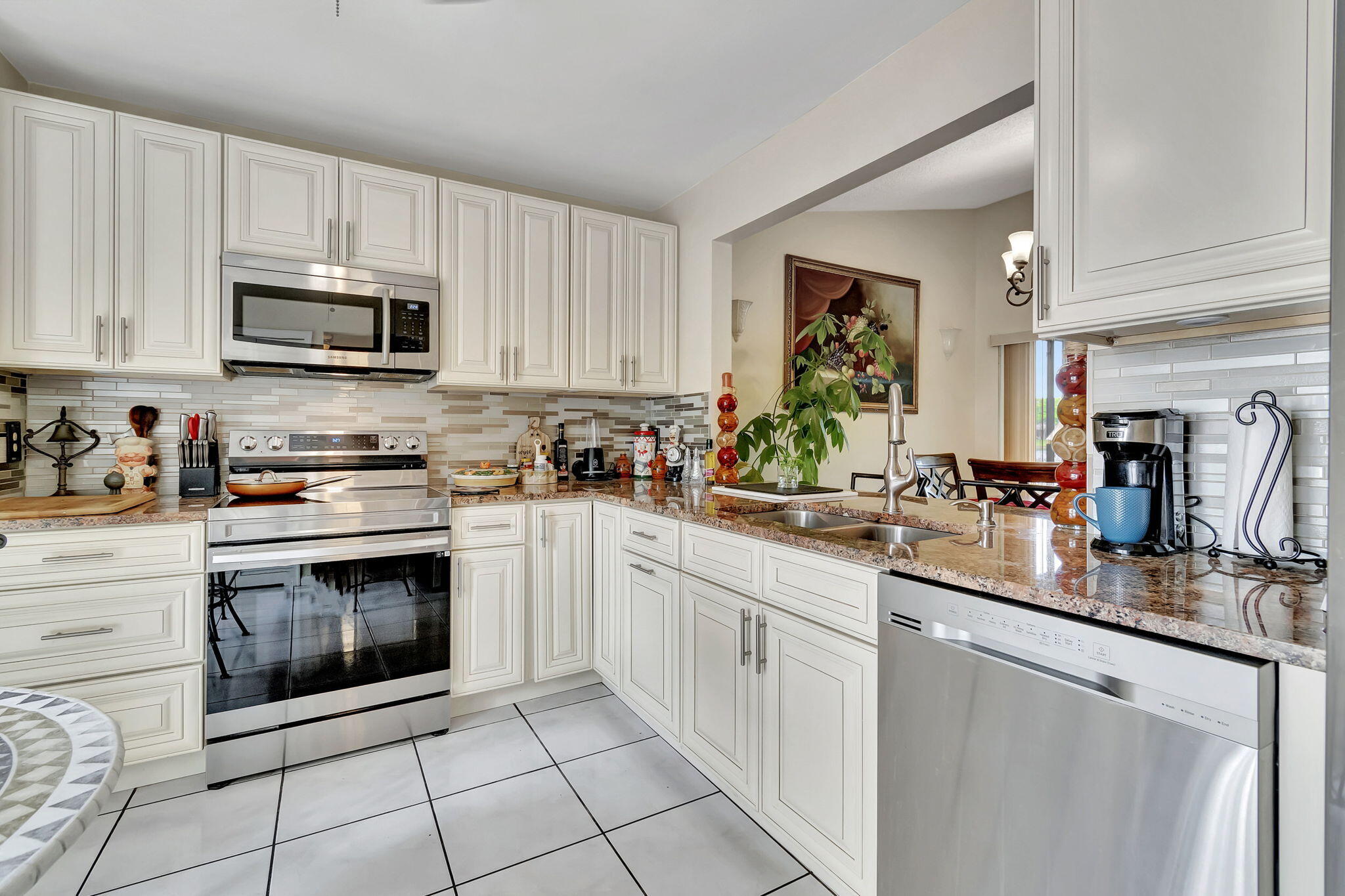5531 Parkwalk Circle E Property Photo 13