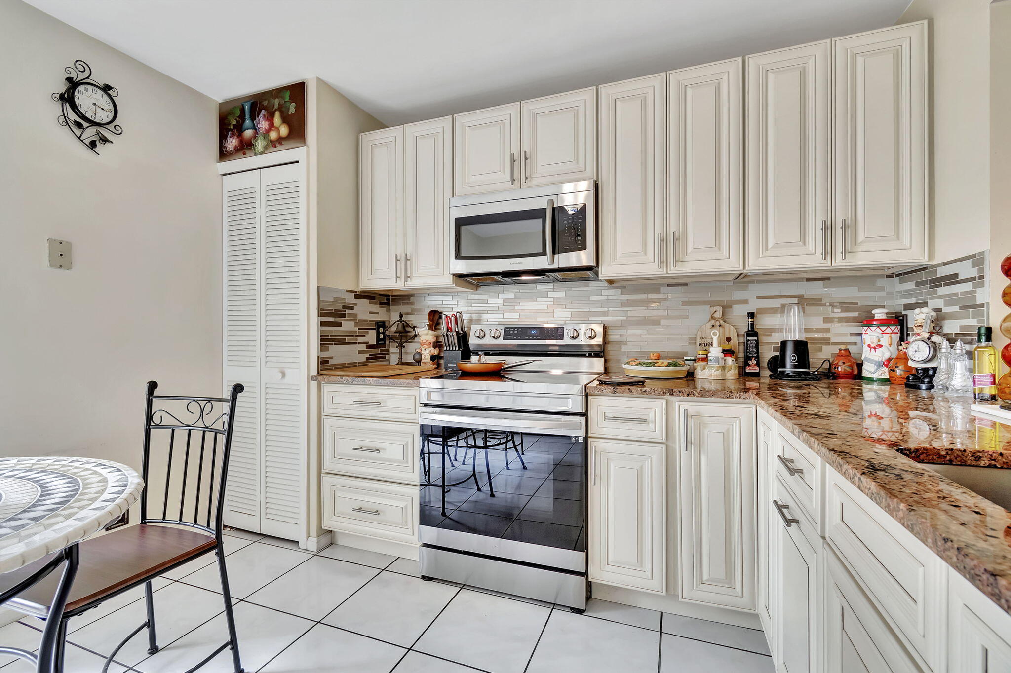 5531 Parkwalk Circle E Property Photo 14