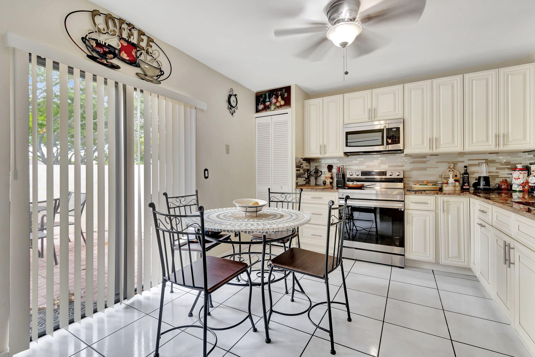 5531 Parkwalk Circle E Property Photo 16