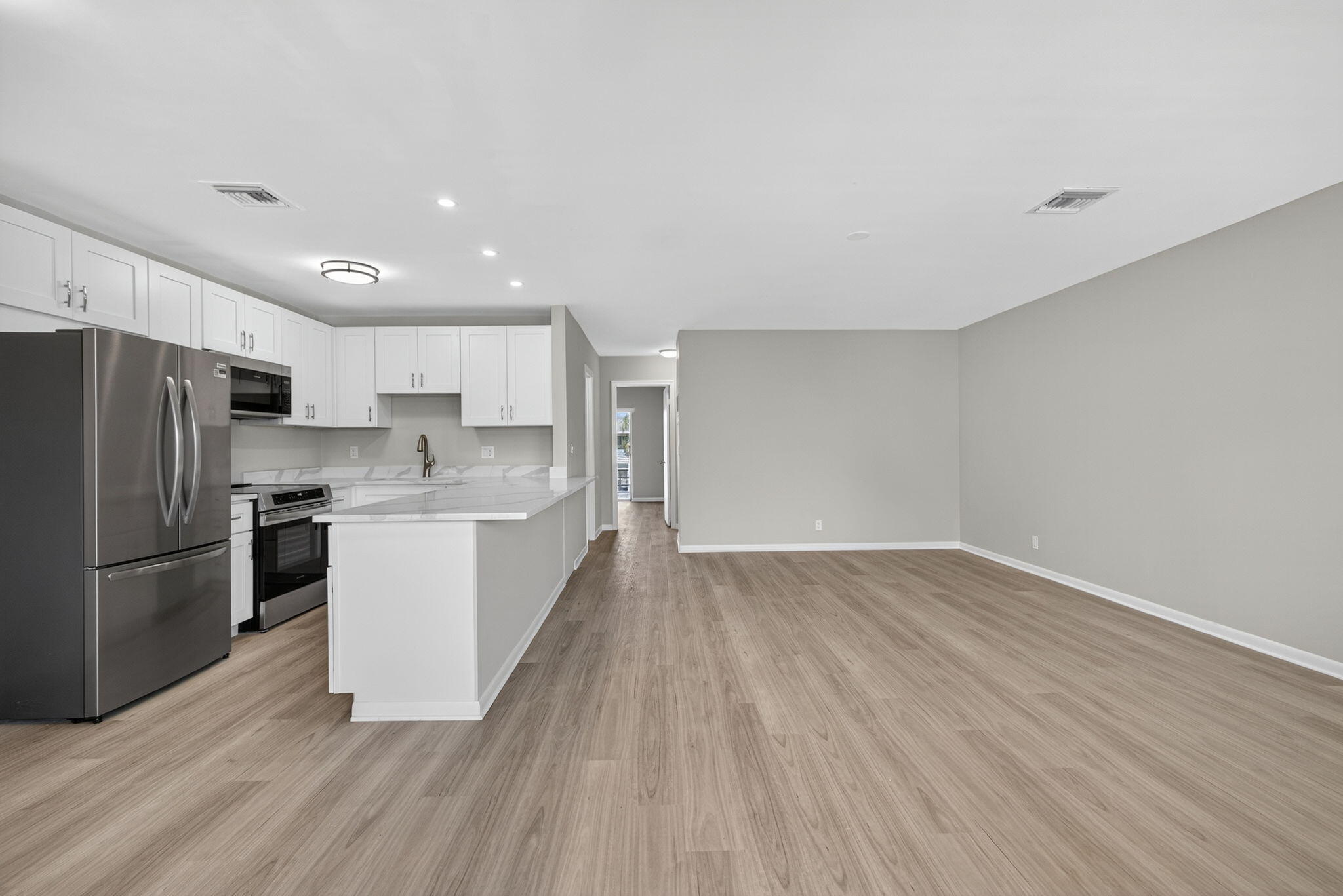 42 Easthampton B Property Photo 1