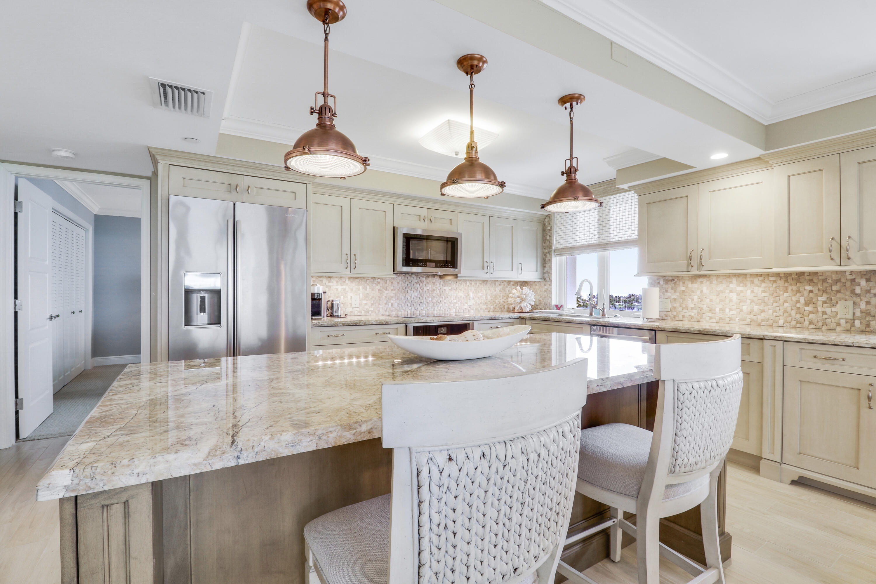 375 Beach Road 803 Property Photo 5
