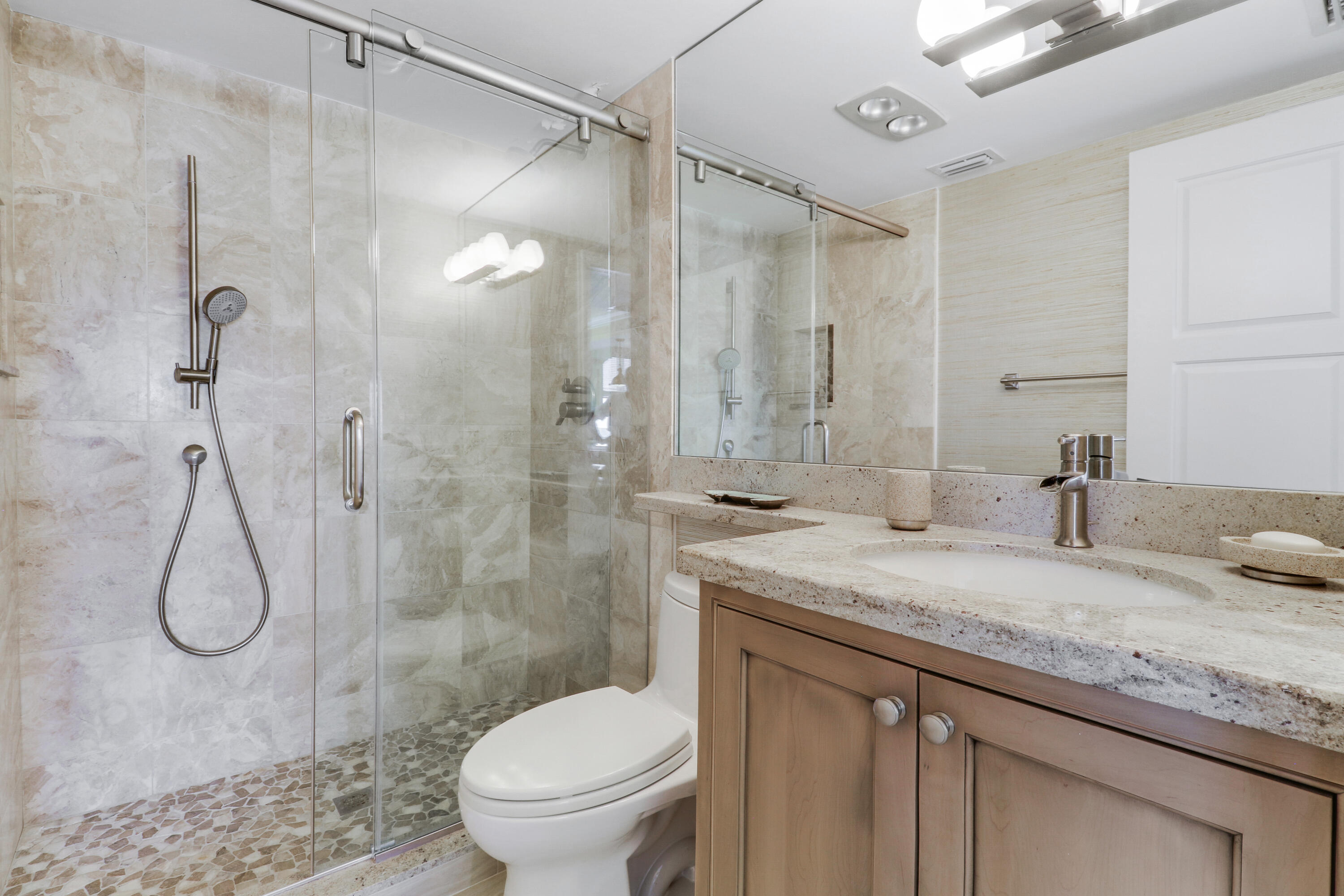 375 Beach Road 803 Property Photo 17