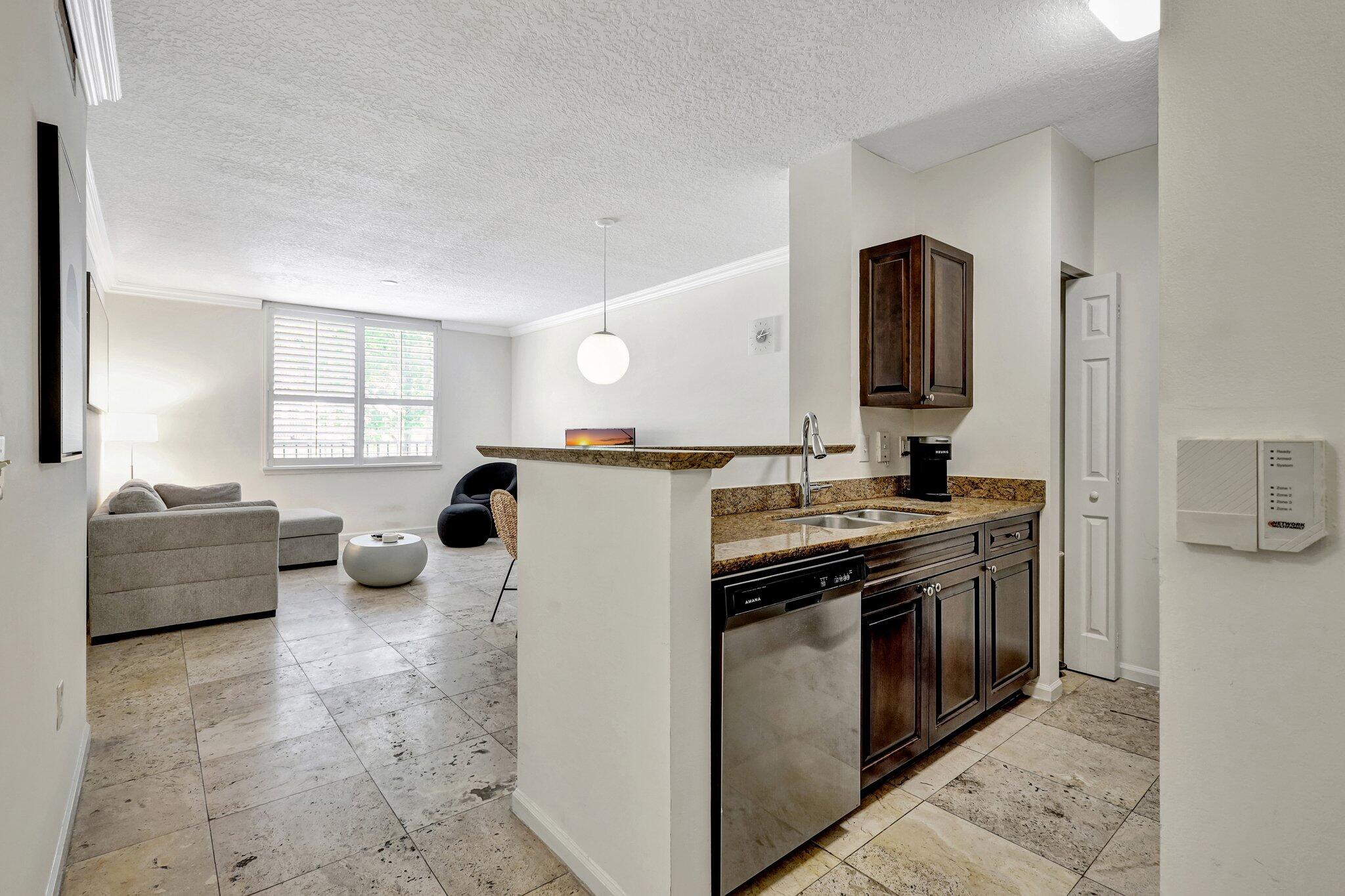 580 S Sapodilla Avenue 105 Property Photo 1