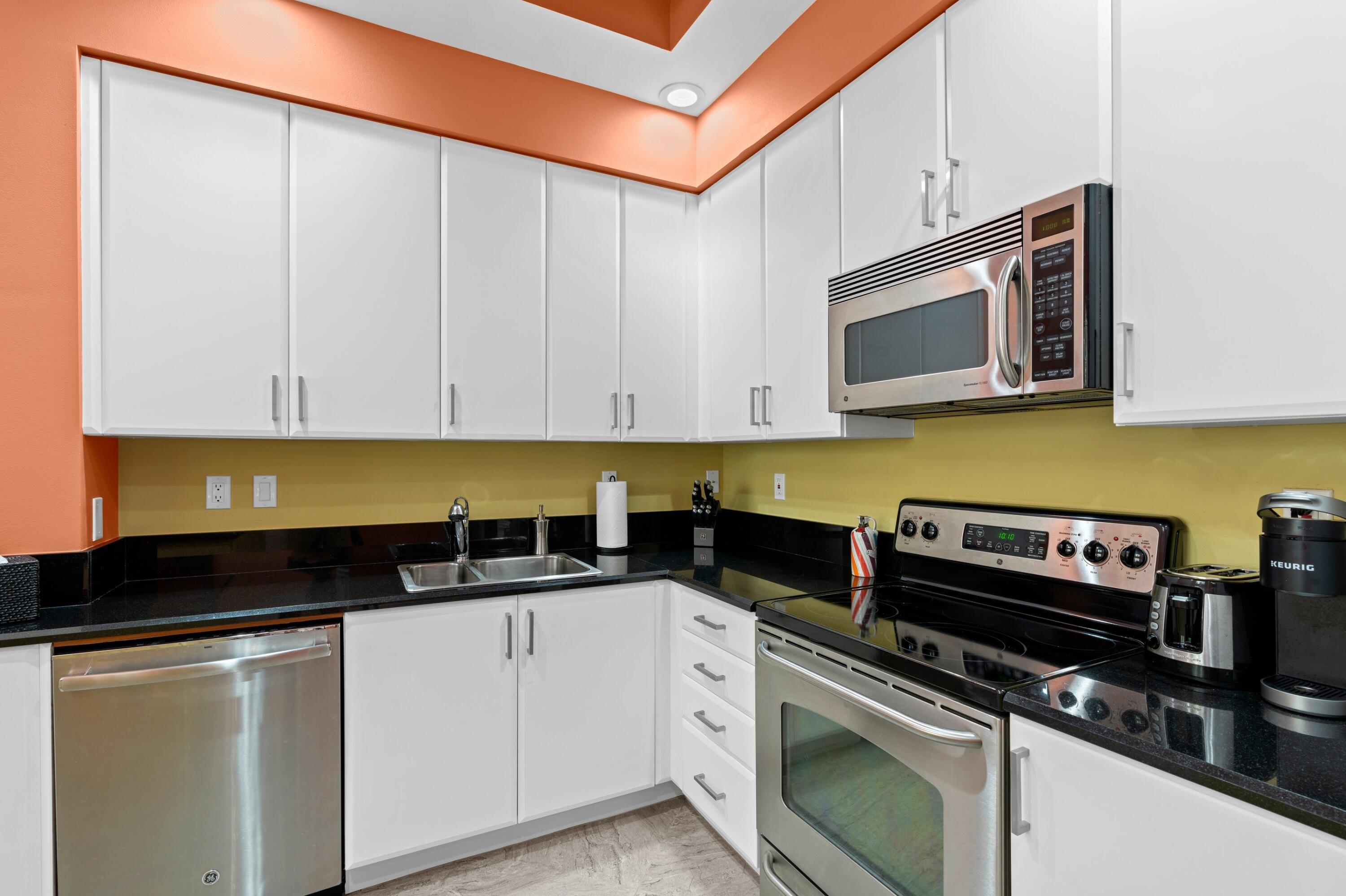 801 S Olive Avenue 228 Property Photo 6
