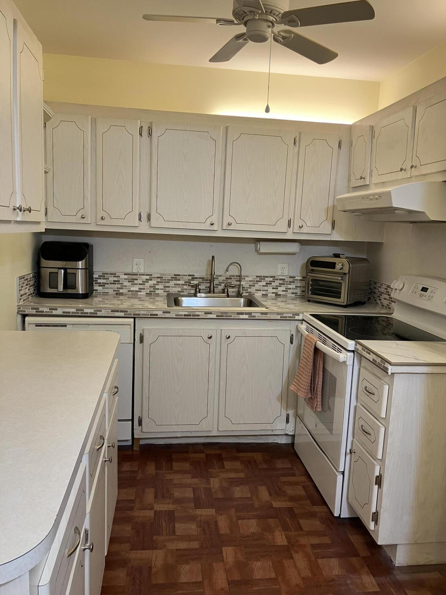 103 Prescott E Property Photo 7