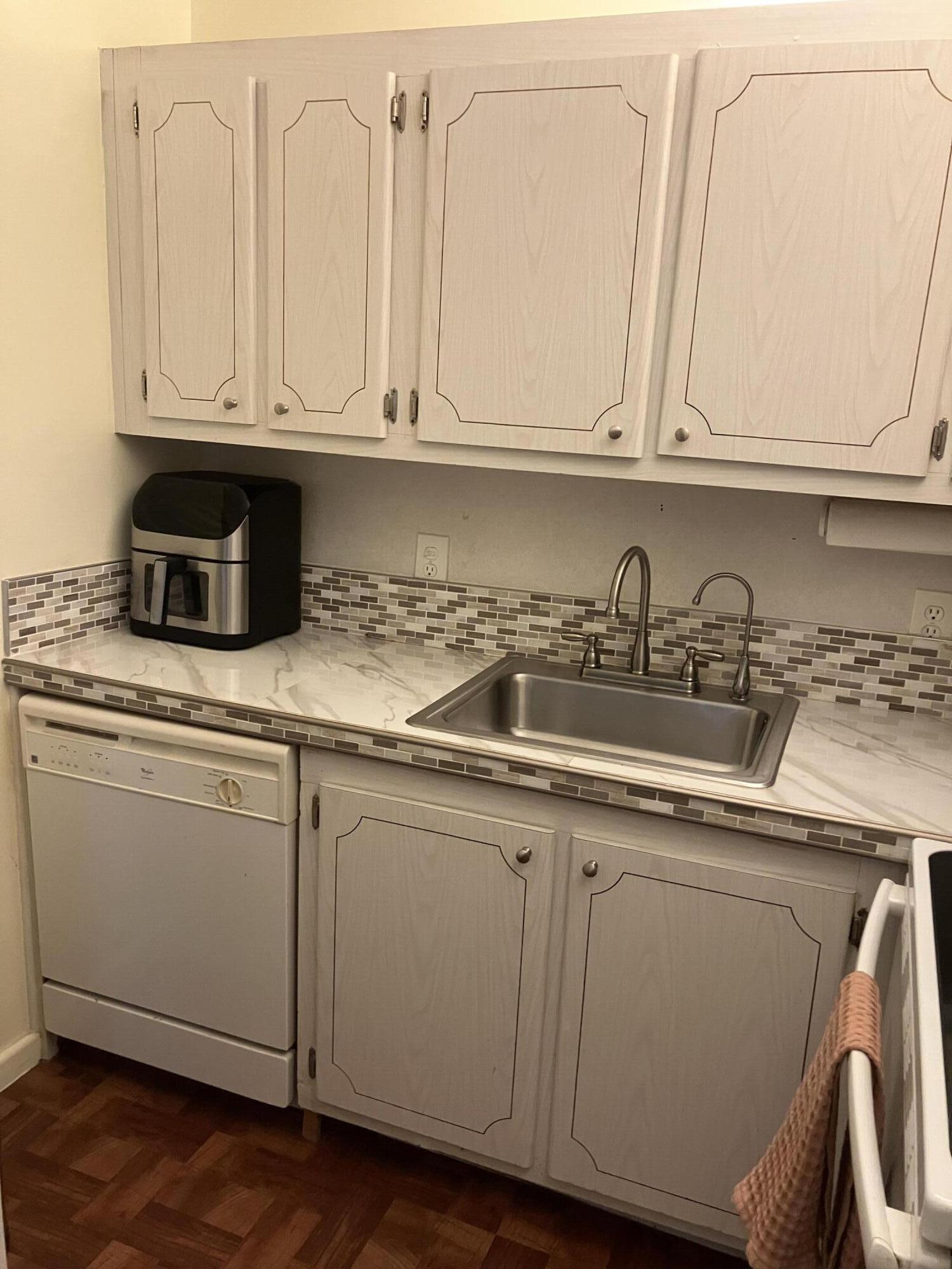 103 Prescott E Property Photo 14