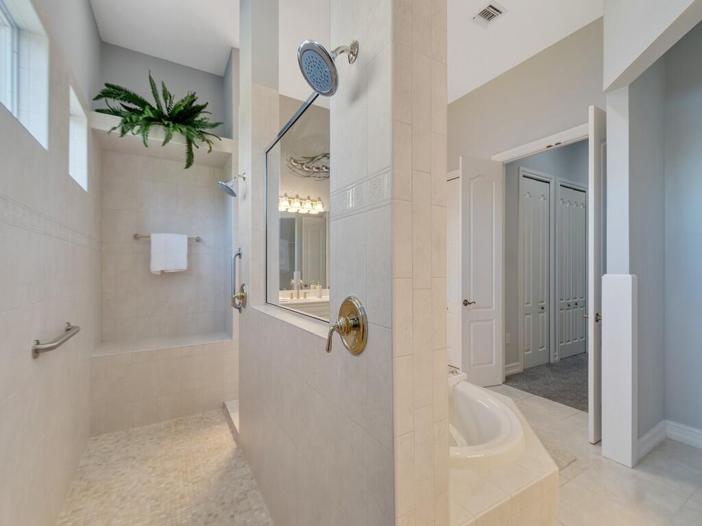 1208 Riverwind Circle Property Photo 19