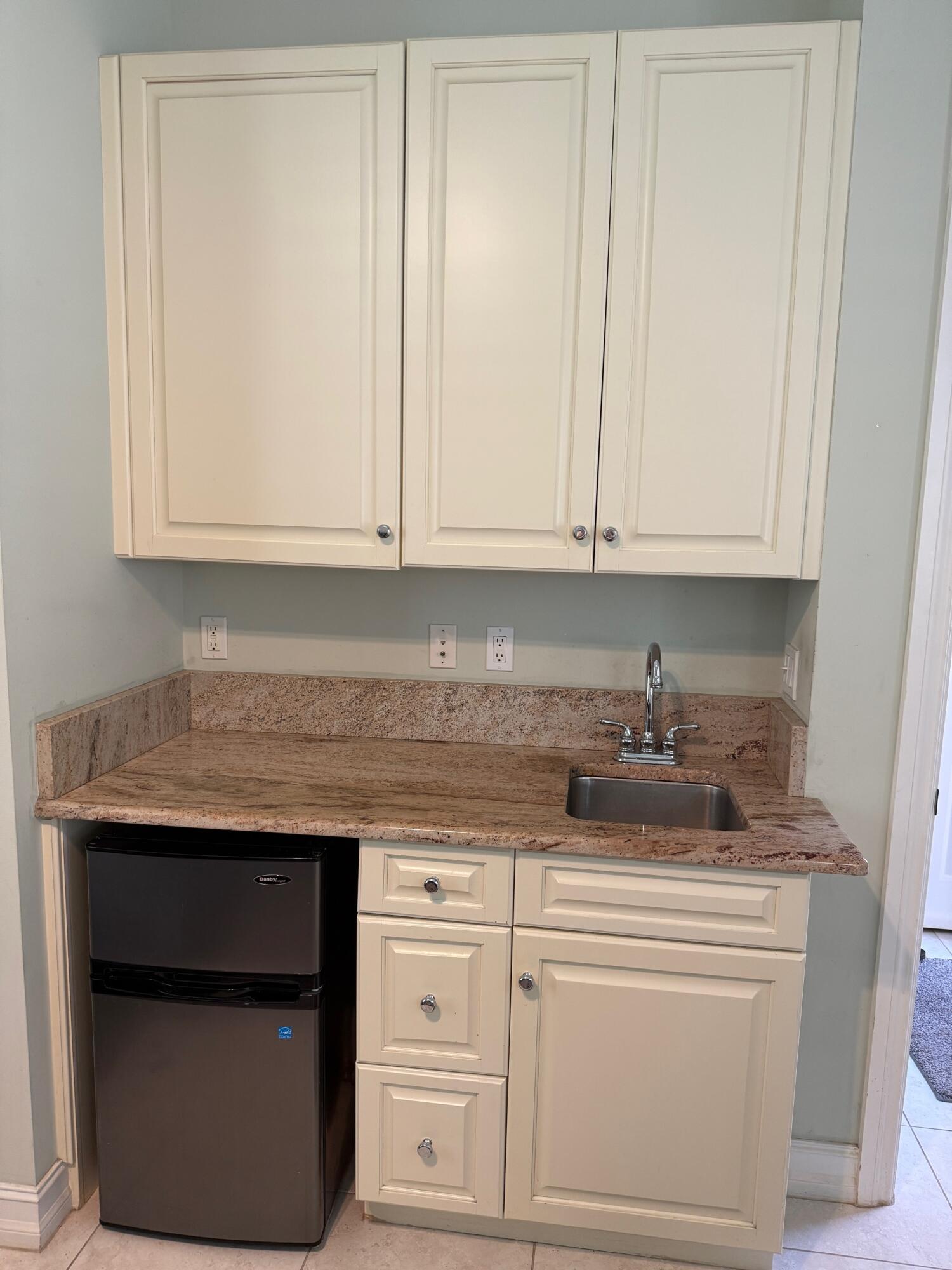 1208 Riverwind Circle Property Photo 23