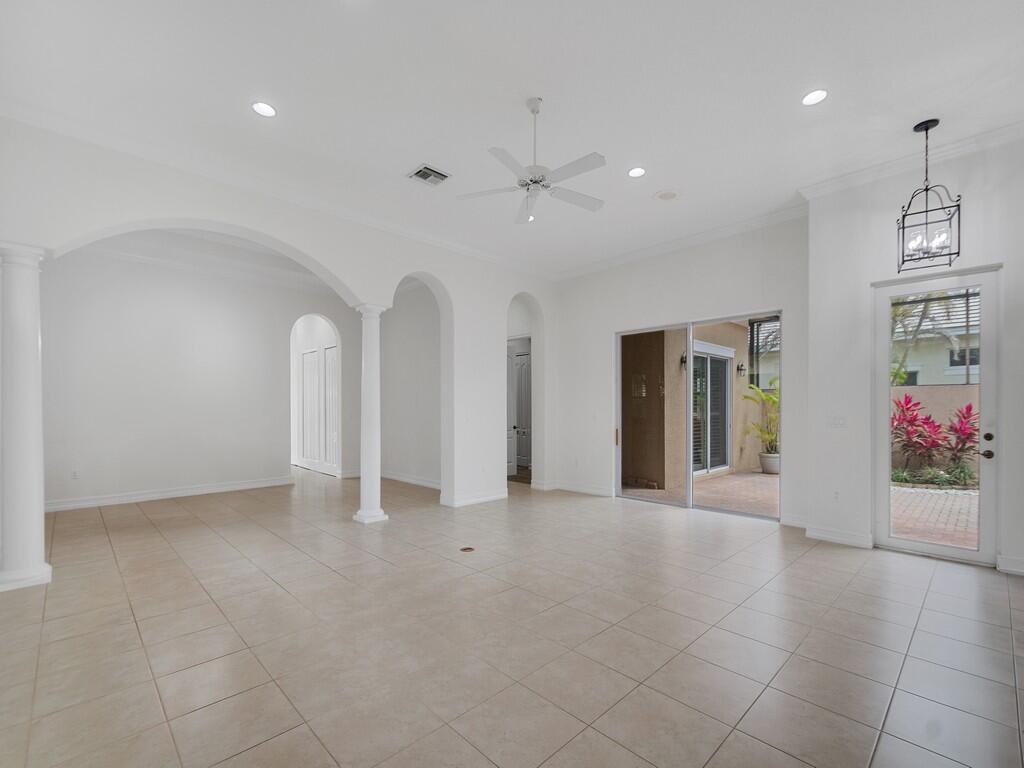 1208 Riverwind Circle Property Photo 27