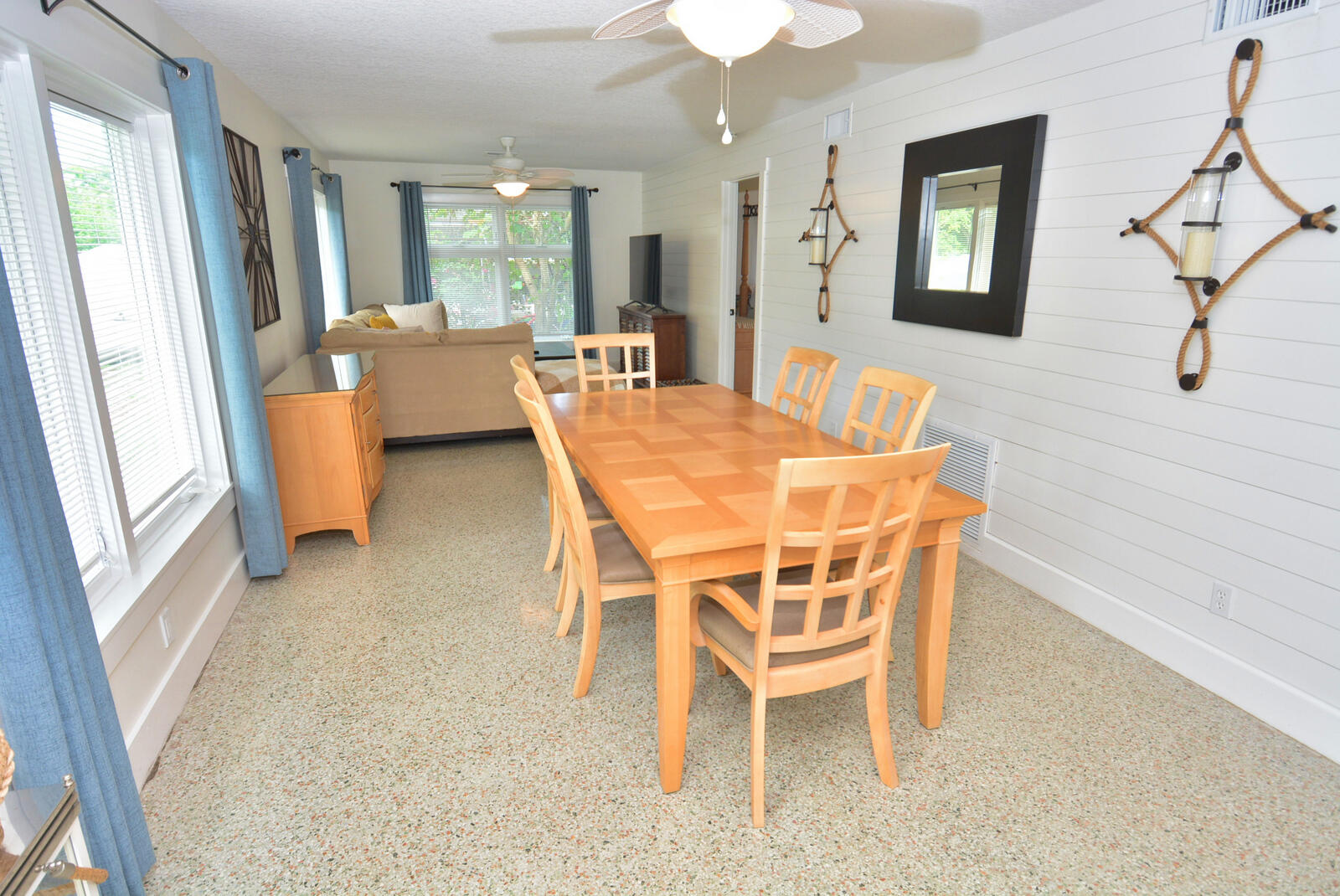 1395 Ne Flora Place Property Photo 15